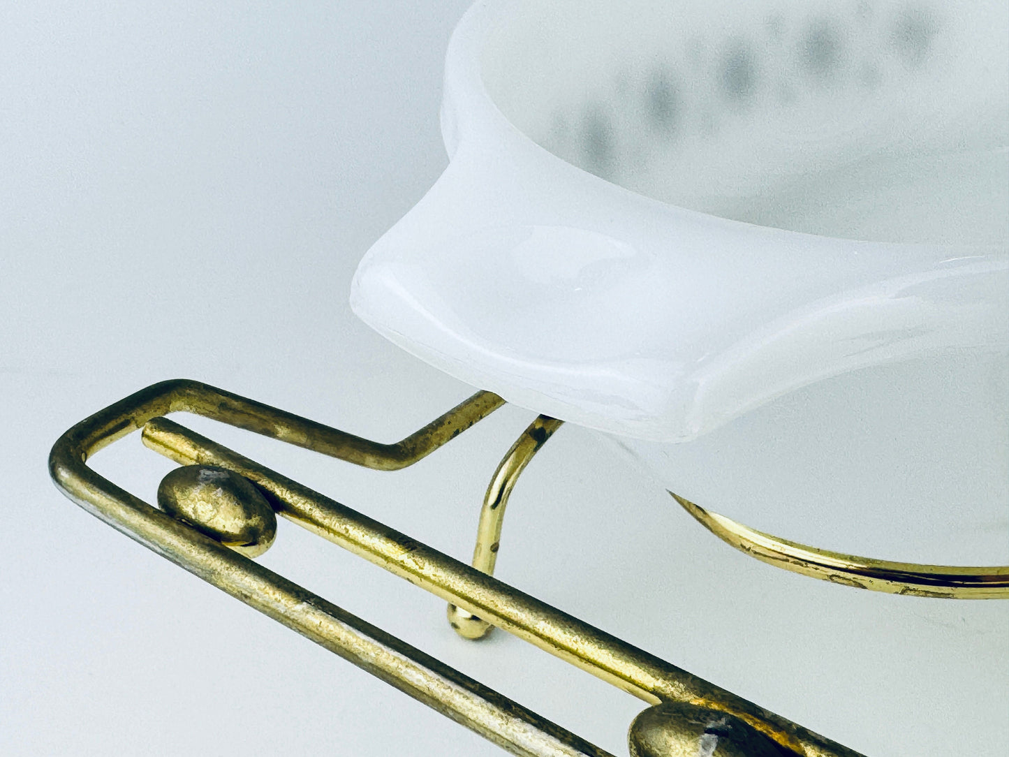 Product image for 'vintage jeannette glasbake gold atomic sunburst pattern casserole dish carrier milk glass dish 1 qt j 2274 made in usa' (view 823161)