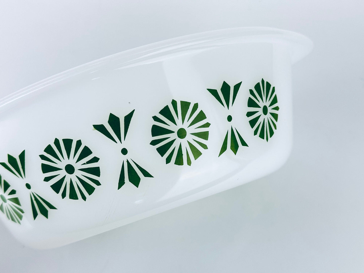 Product image for 'vintage glasbake green pinwheel bushel of wheat pattern casserole dish 514 2 qt made in usa' (view a0eaae)
