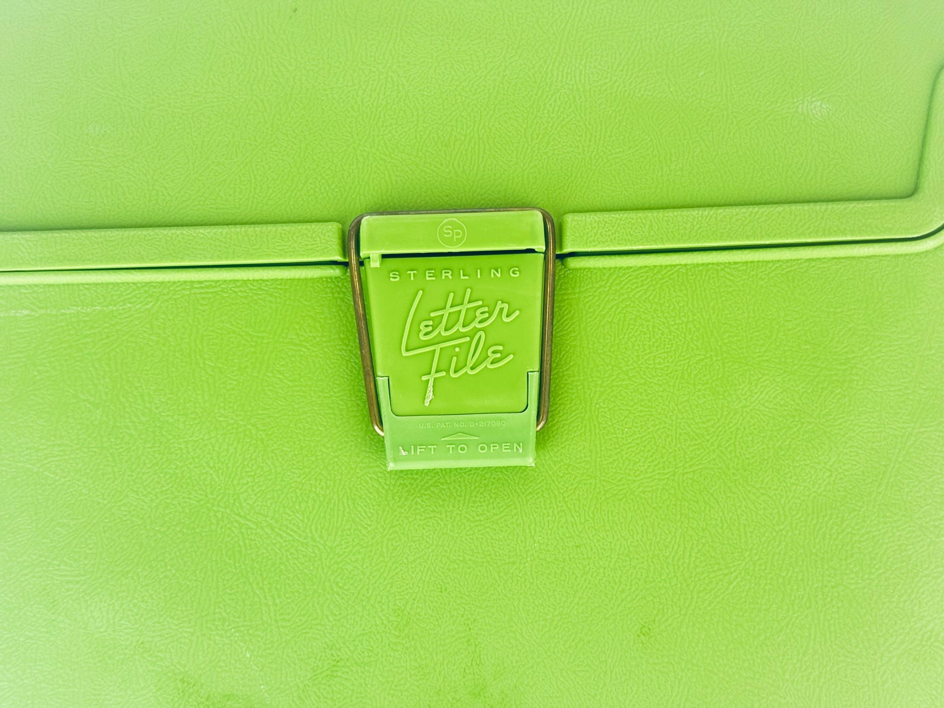 Product image for 'vintage sterling avocado green plastic letter file organizer' (view 9234b4)