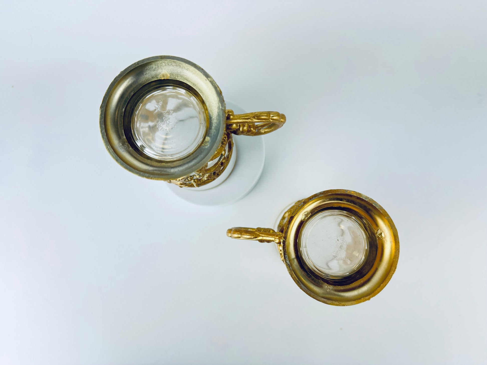 Product image for 'vintage ornate gold gilt hand painted handled glasses set of two 2 made in italy' (view 39af3f)