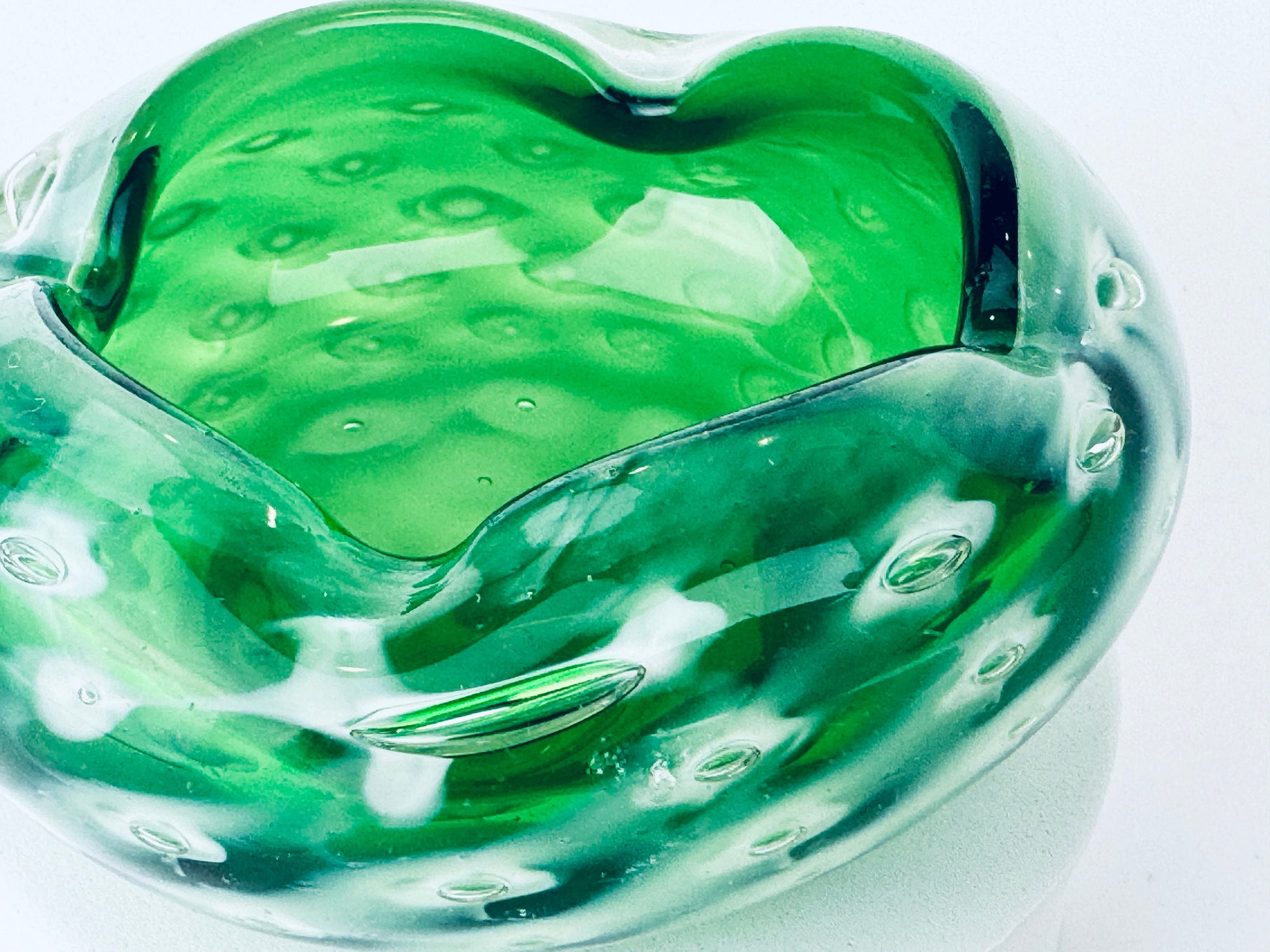 Product image for 'vintage green art glass ashtrays rolled rim bullicante controlled bubbles sold separately' (view 2ceb19)