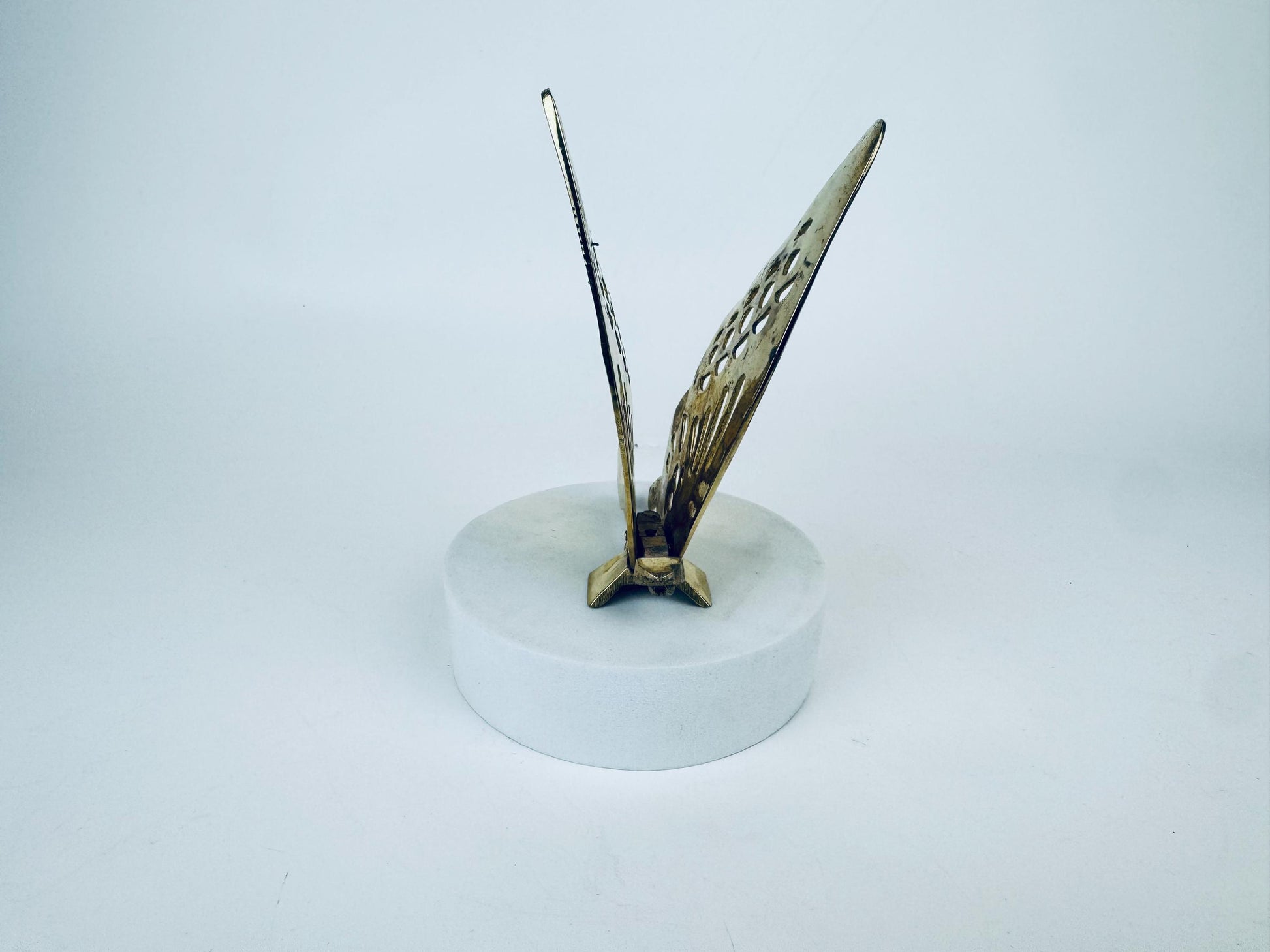 Product image for 'vintage solid brass butterfly figurine' (view ba6fdb)