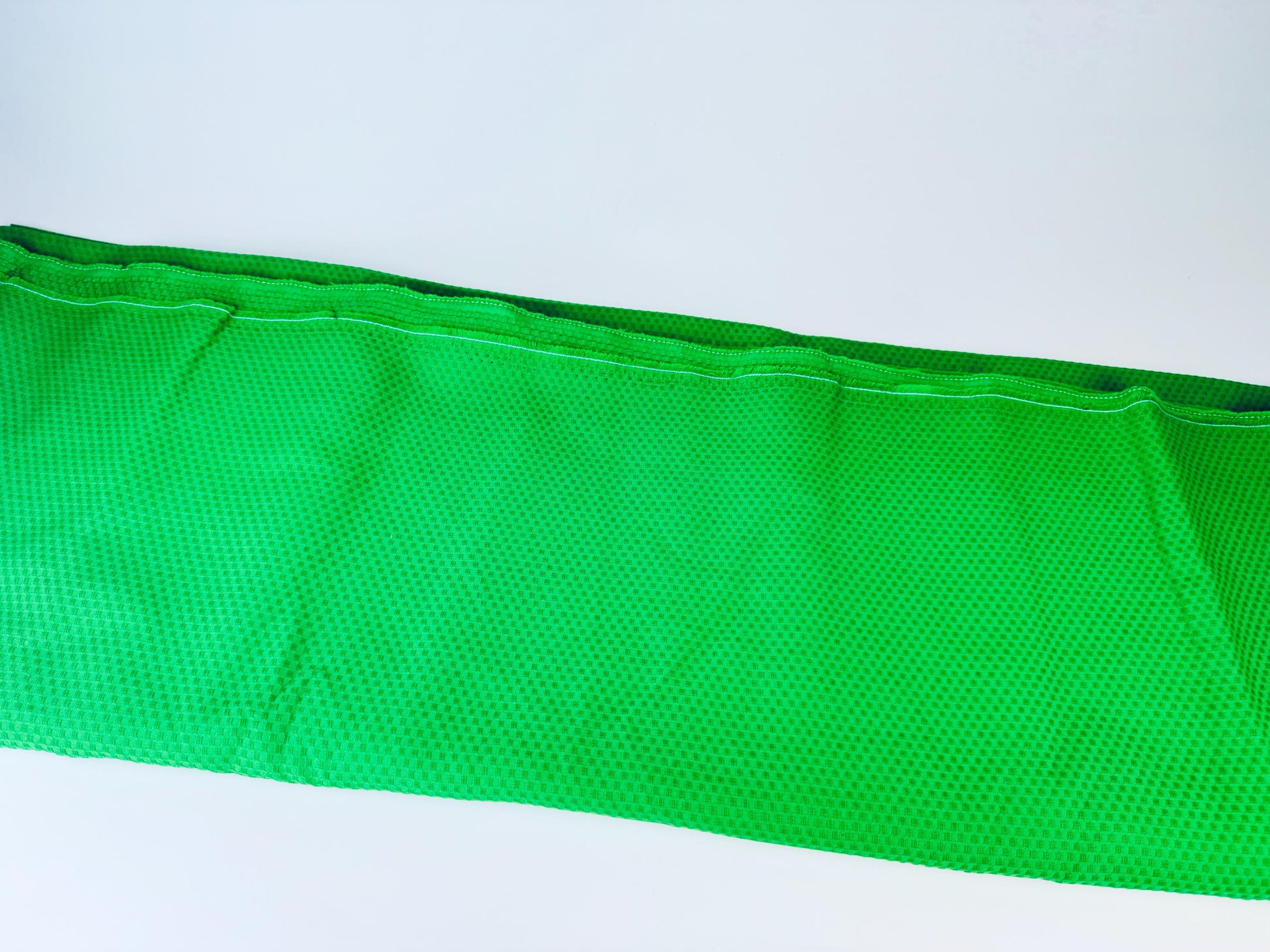 Product image for 'vintage thick woven bright green waffle polyester upholstery fabric 43 x 134' (view 2903dc)