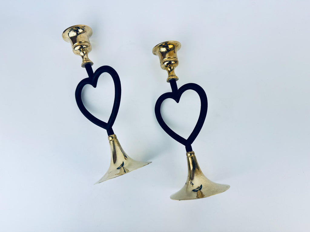 Product image for 'vintage brass heart candlestick holders romantic mid century pair' (view 314330)