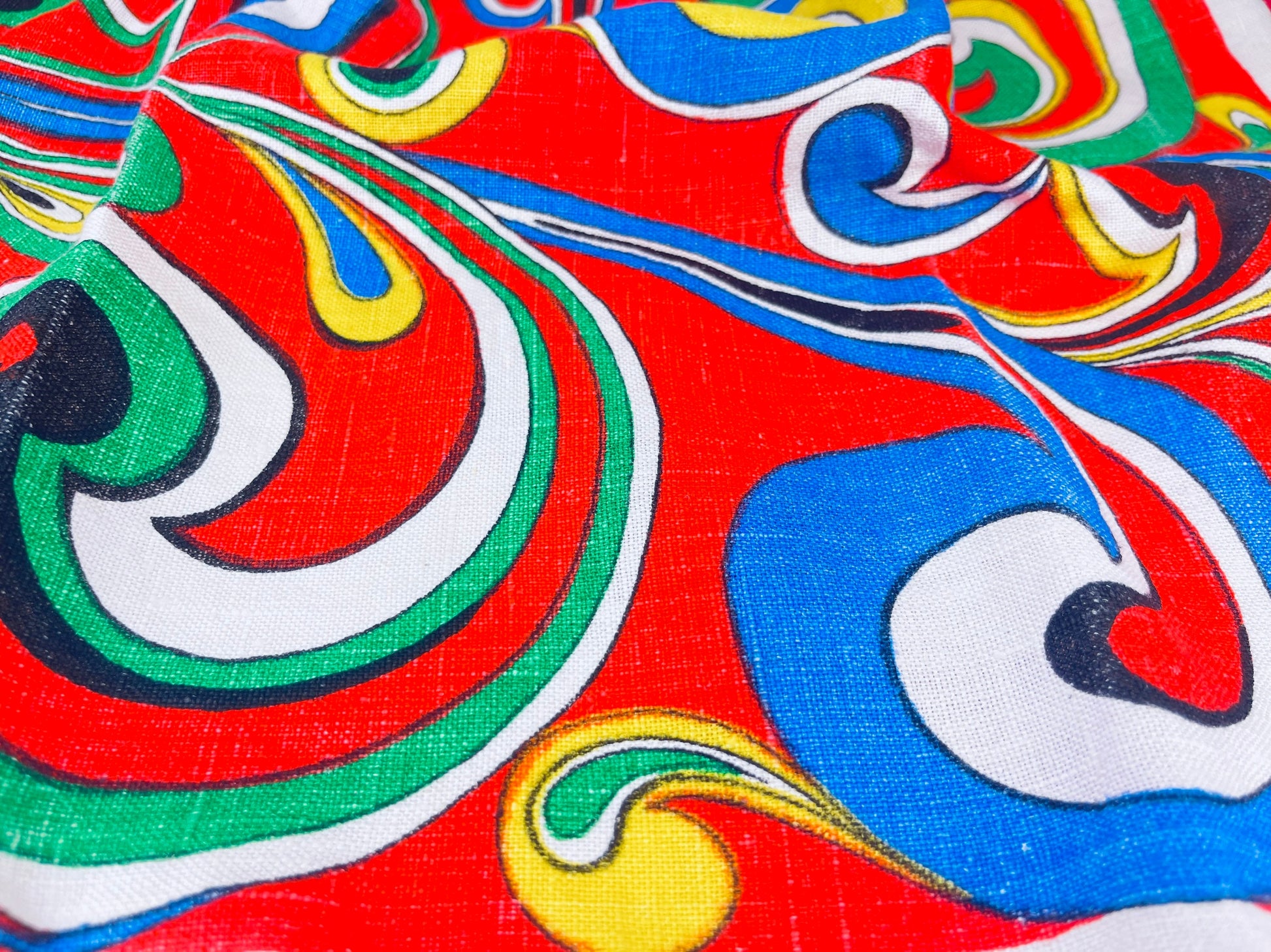 Product image for 'vintage paisley linen waist apron red strings' (view 2e5284)