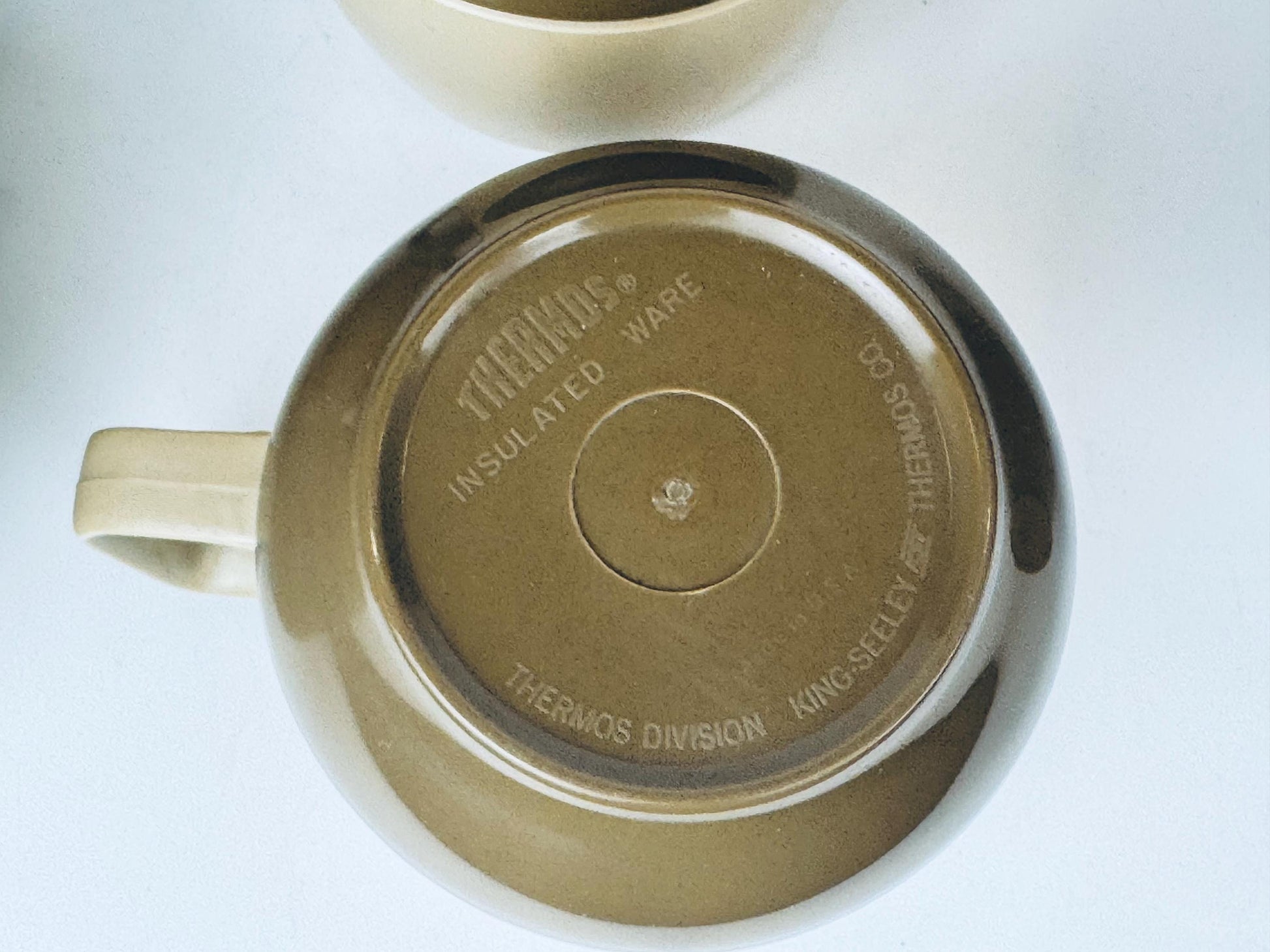 Product image for 'vintage thermos insul ware beige plastic pitcher cup set new in box new old stock' (view a23584)