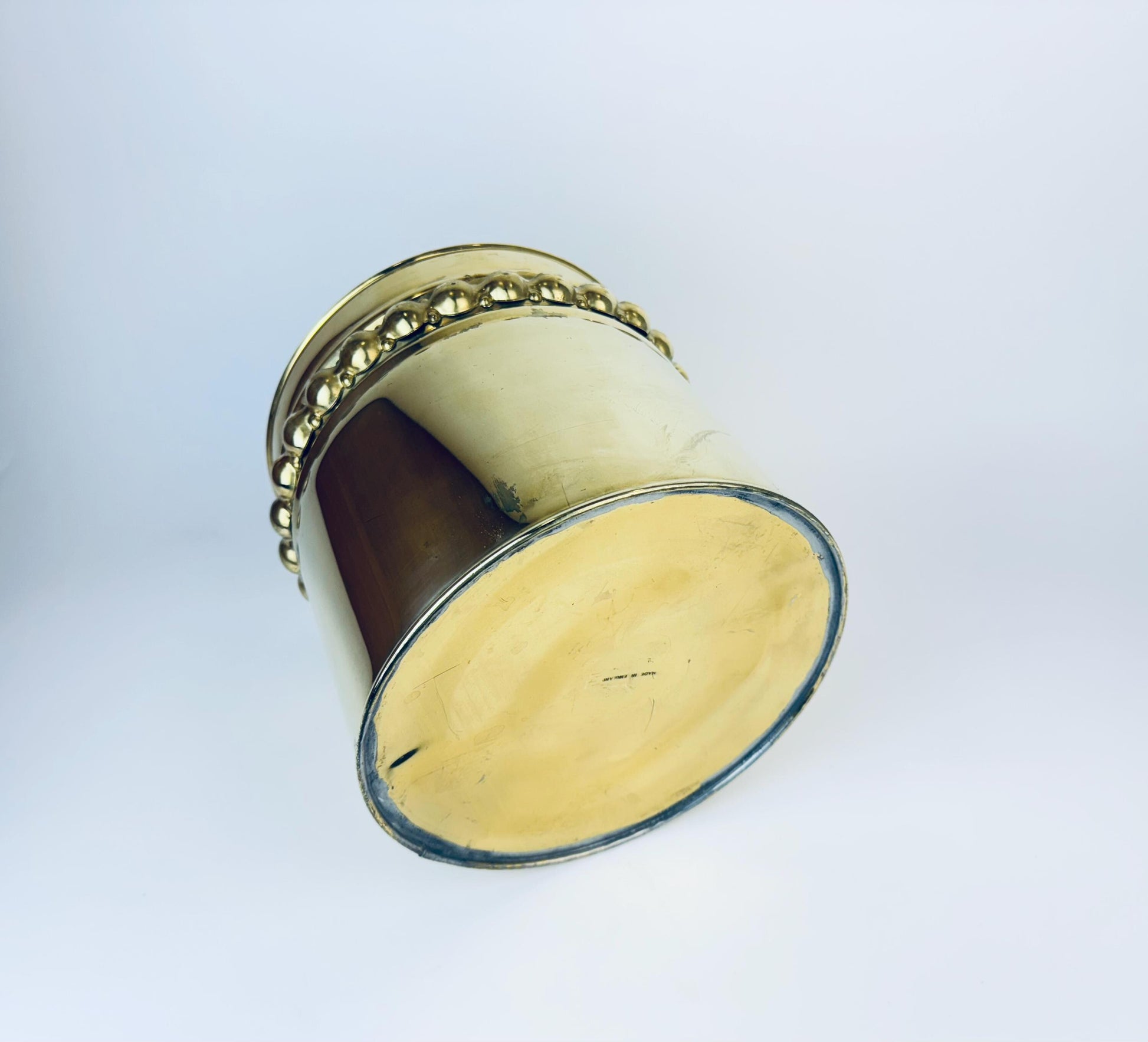 Product image for 'vintage 8 brass circular indoor planter hobnail rim attractive aged patina made in england' (view cdc463)