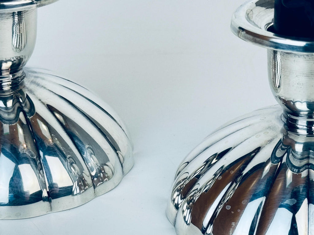 Product image for 'vintage oneida silver plated copper candlestick holders set of two' (view 2bb0db)
