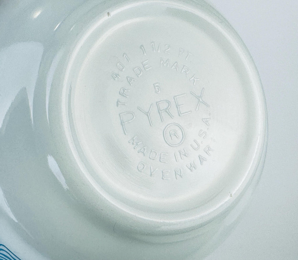 Product image for 'vintage horizon blue pyrex round mixing bowls 401 402 made in usa sold separately' (view c1d214)