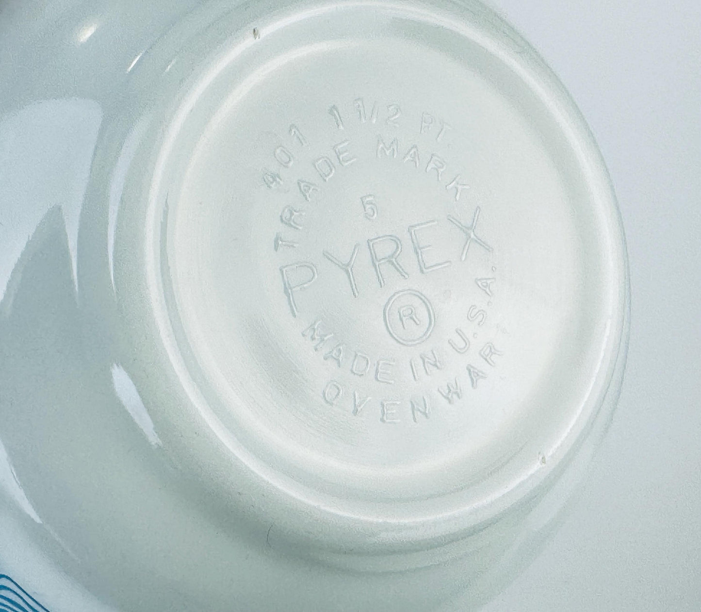 Product image for 'vintage horizon blue pyrex round mixing bowls 401 402 made in usa sold separately' (view c1d214)