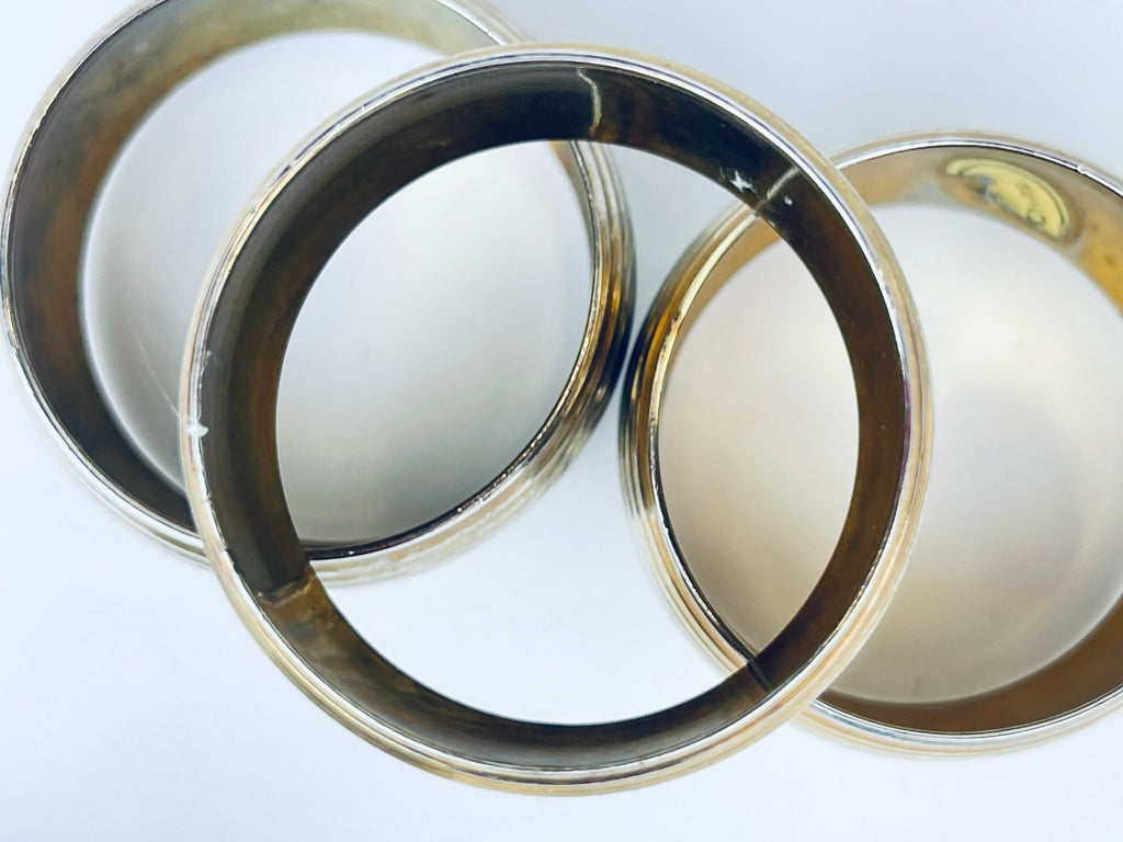 Product image for 'vintage striped brass napkin ring holders set of four 4 attractive aged metal patina' (view 67635b)