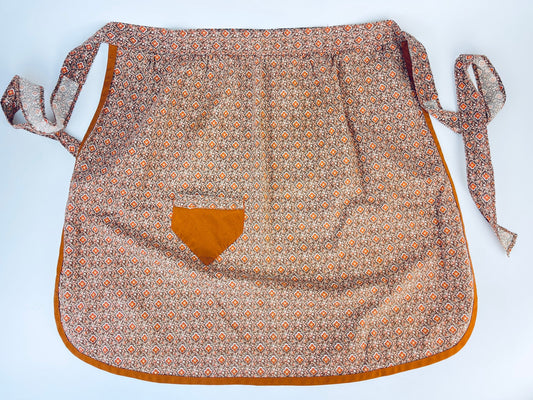 Product image for 'vintage brown pink floral pocketed waist apron' (view c25e22)