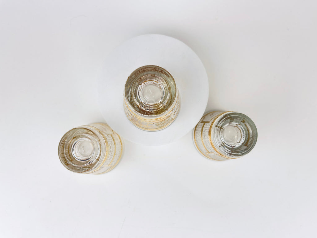 Product image for 'vintage culver tyrol heavy glass 22 kt gold souvenir shot glasses hawaii universal studios california sold individually' (view 8379ef)