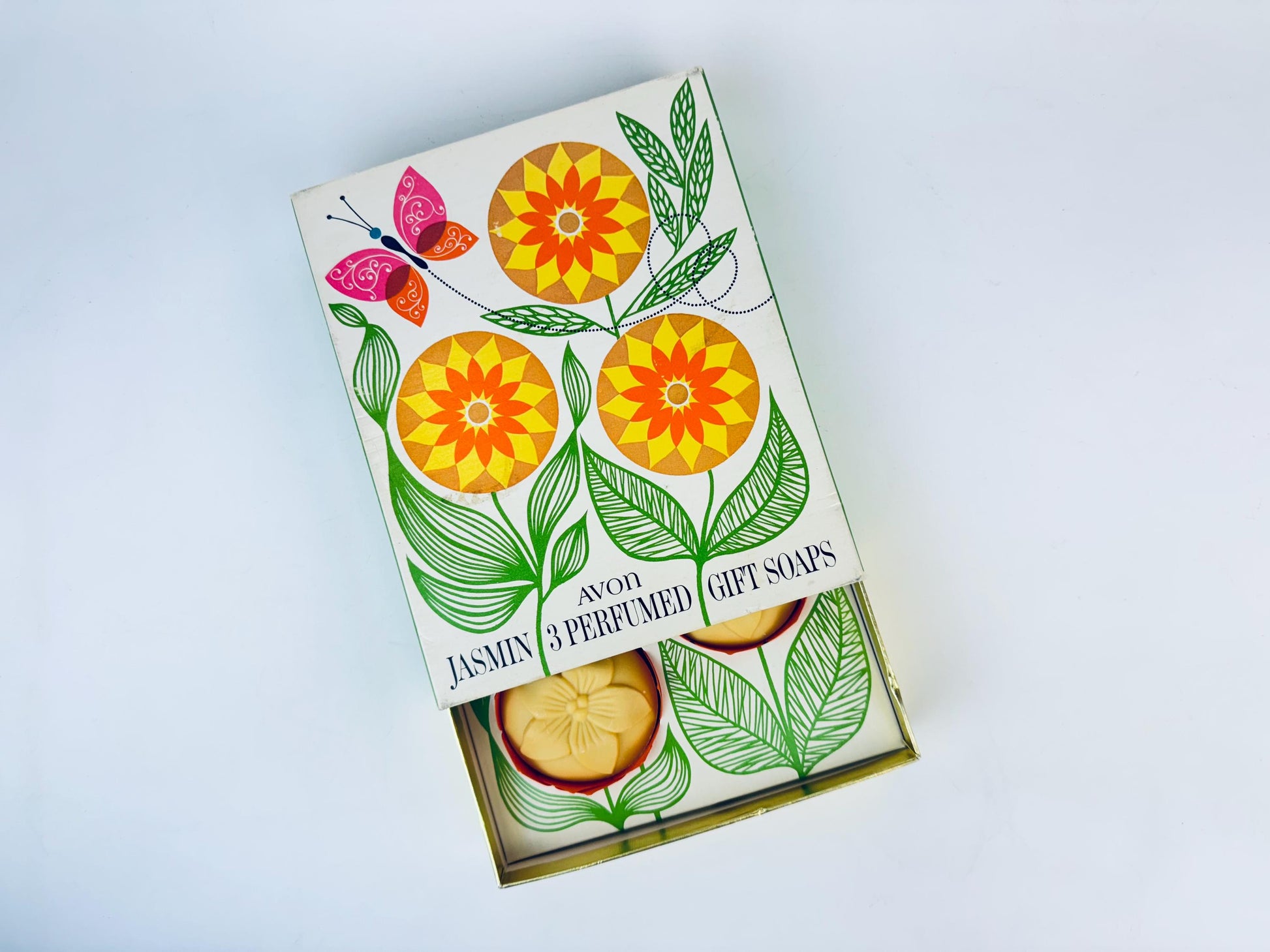 Product image for 'vintage avon jasmin soap set 3 perfumed floral soaps in original box' (view 87219a)
