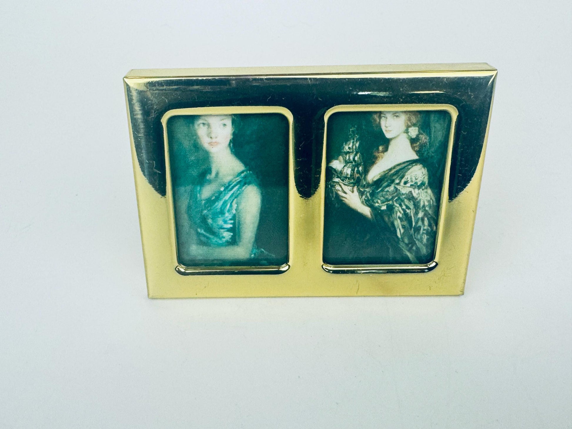 Product image for 'vintage solid brass tabletop duo picture frame made in korea' (view fce571)