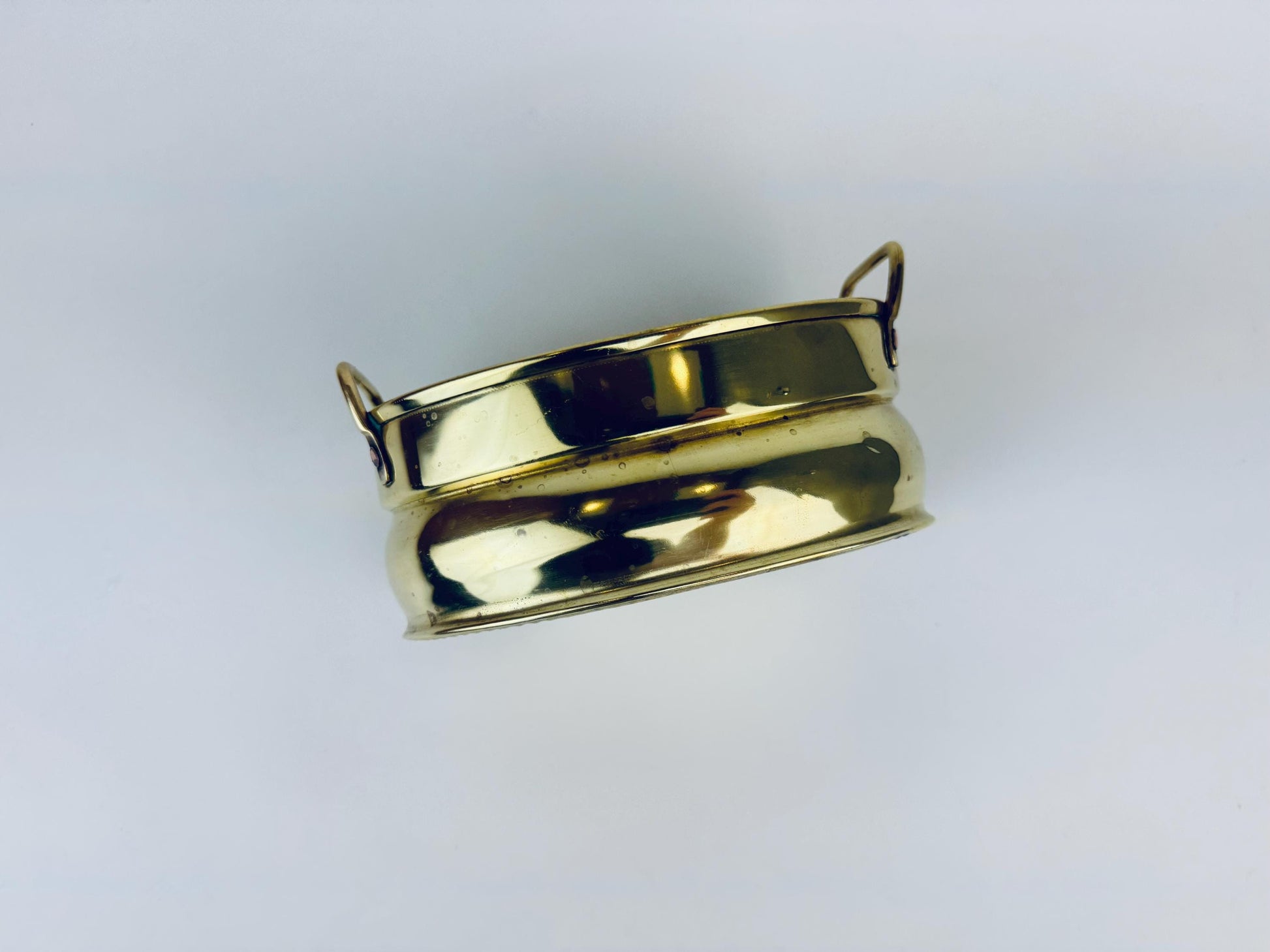Product image for 'vintage brass oval handled planter' (view 00db40)