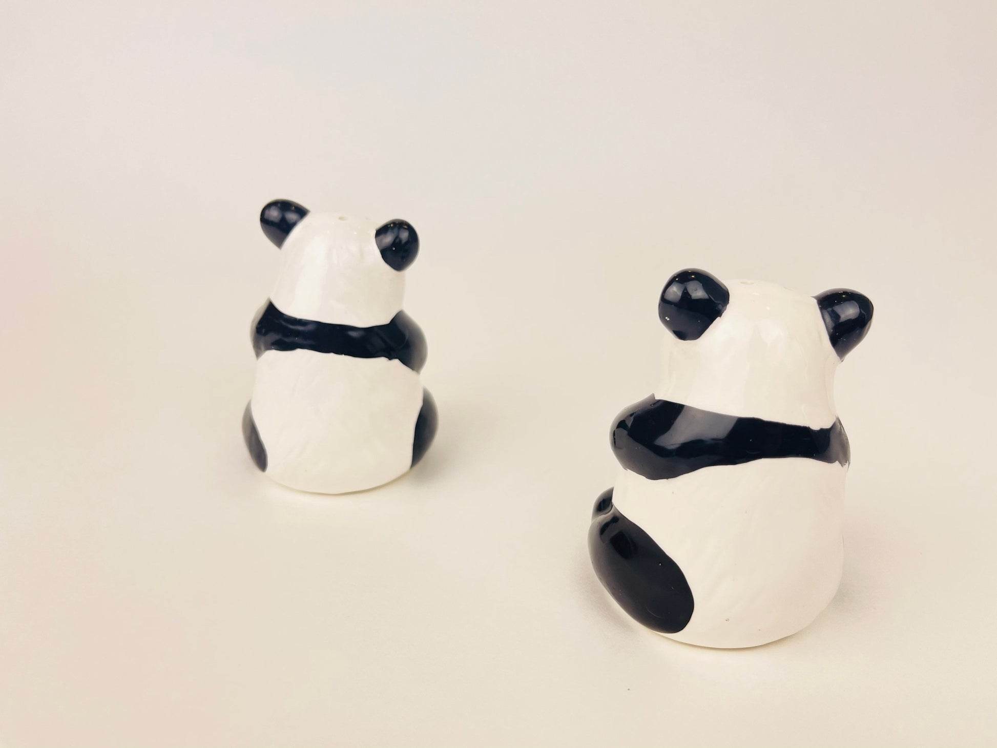 Product image for 'vintage fancy panda salt pepper shakers made in taiwan 1980s ceramic duo' (view 08b553)
