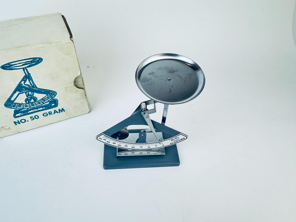 Product image for 'vintage grey silver hamilton weight scale no 50 gram penny scale' (view 55fcf1)