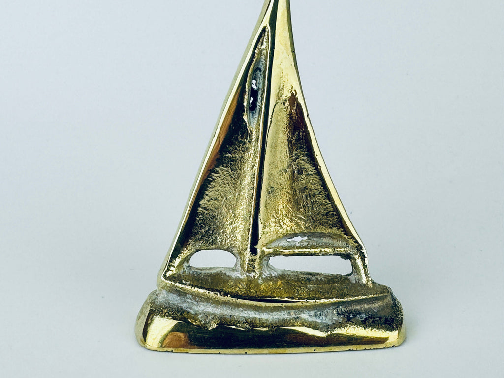 Product image for 'vintage solid brass sailboat figurine attractive aged metal patina' (view 318f18)