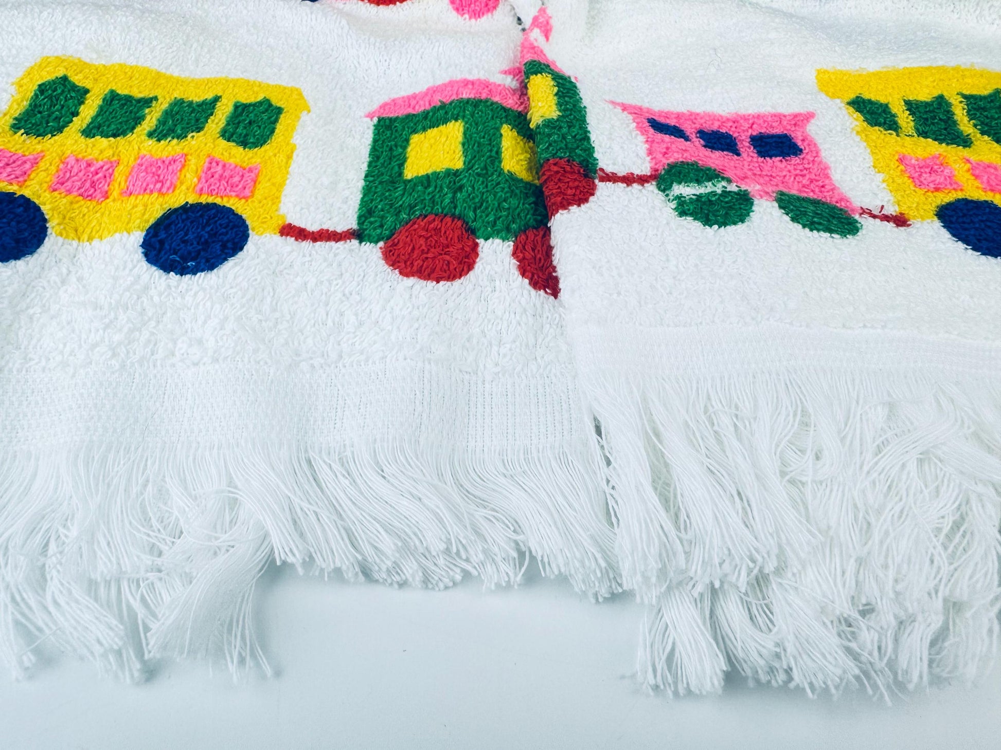 Product image for 'vintage train pattern cannon bath face fringe towel set set of two 2 made in usa new old stock nos' (view 340302)