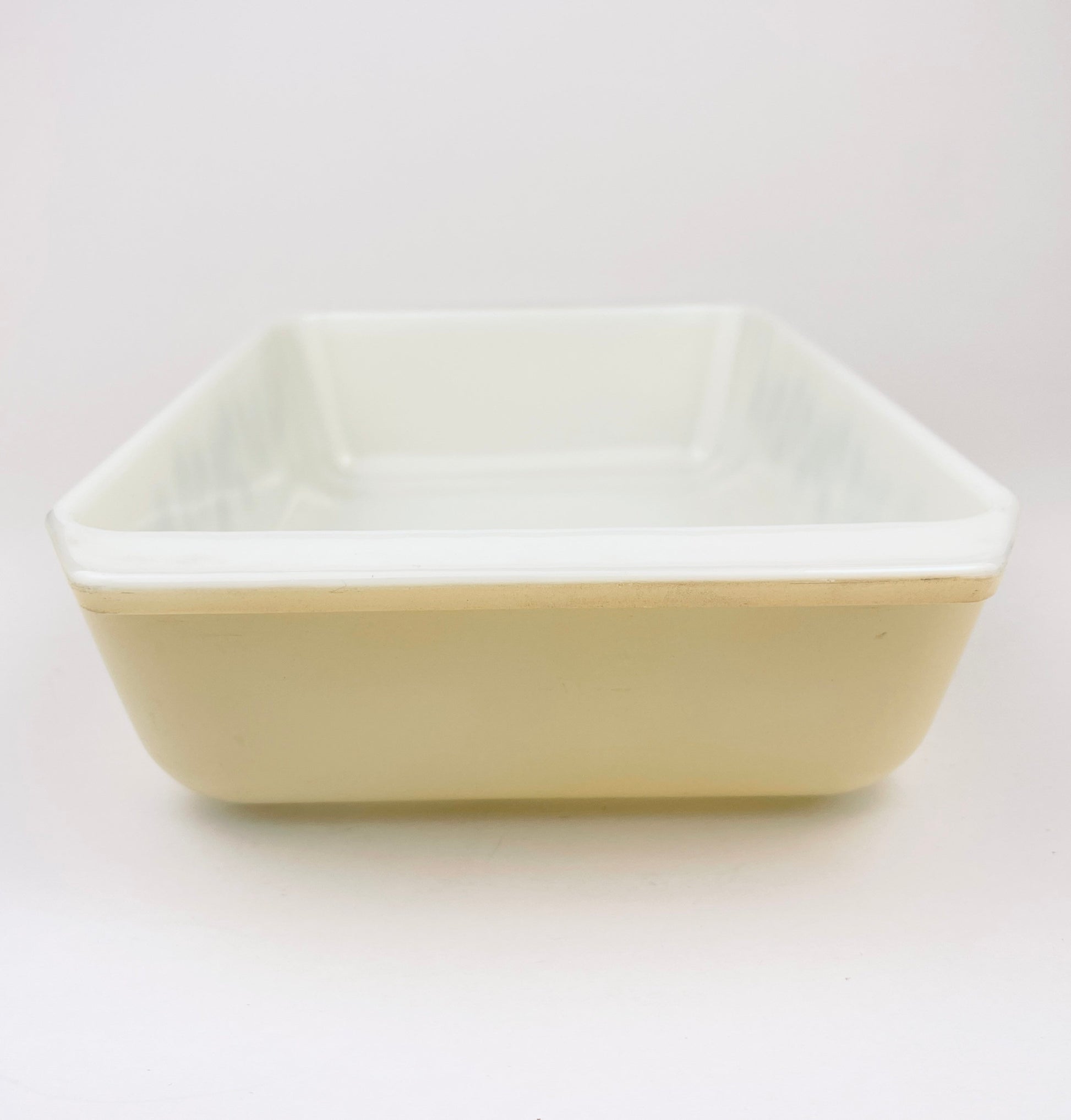 Product image for 'vintage pyrex baking dish golden acorn pattern 575 b 2 qt' (view 2bbc68)