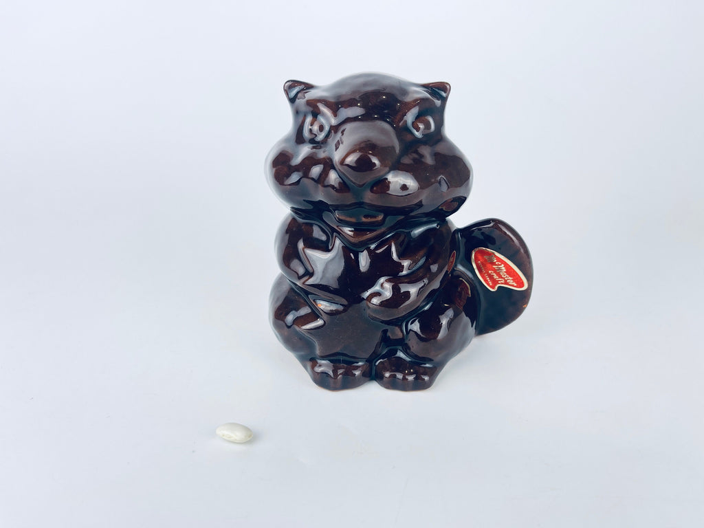 Product image for 'vintage red clay mcmaster craft beaver piggy bank made in canada' (view 046a6a)