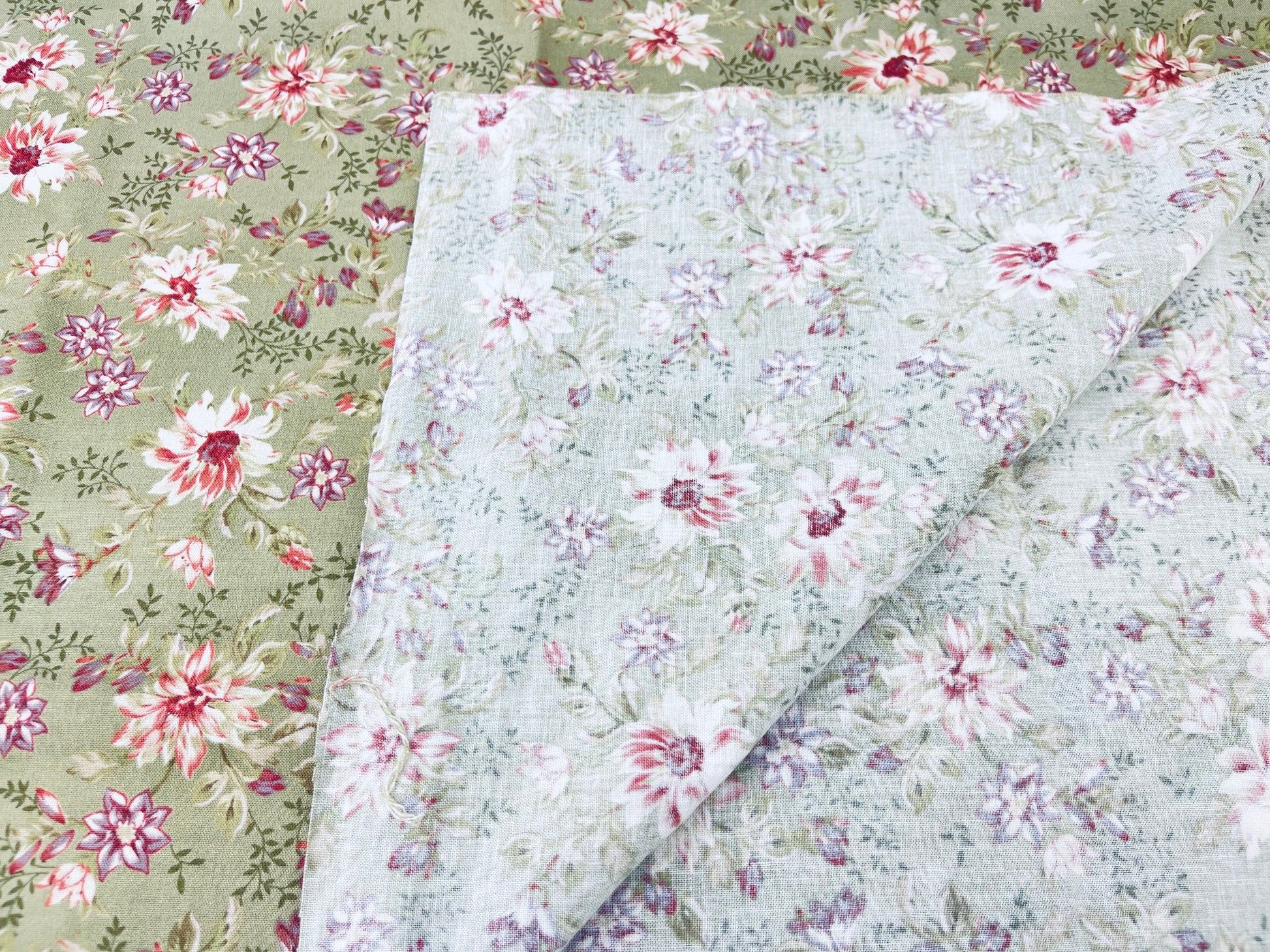 Product image for 'vintage green floral fabric 18 x 41 two 2 fat quarters' (view 6a89eb)