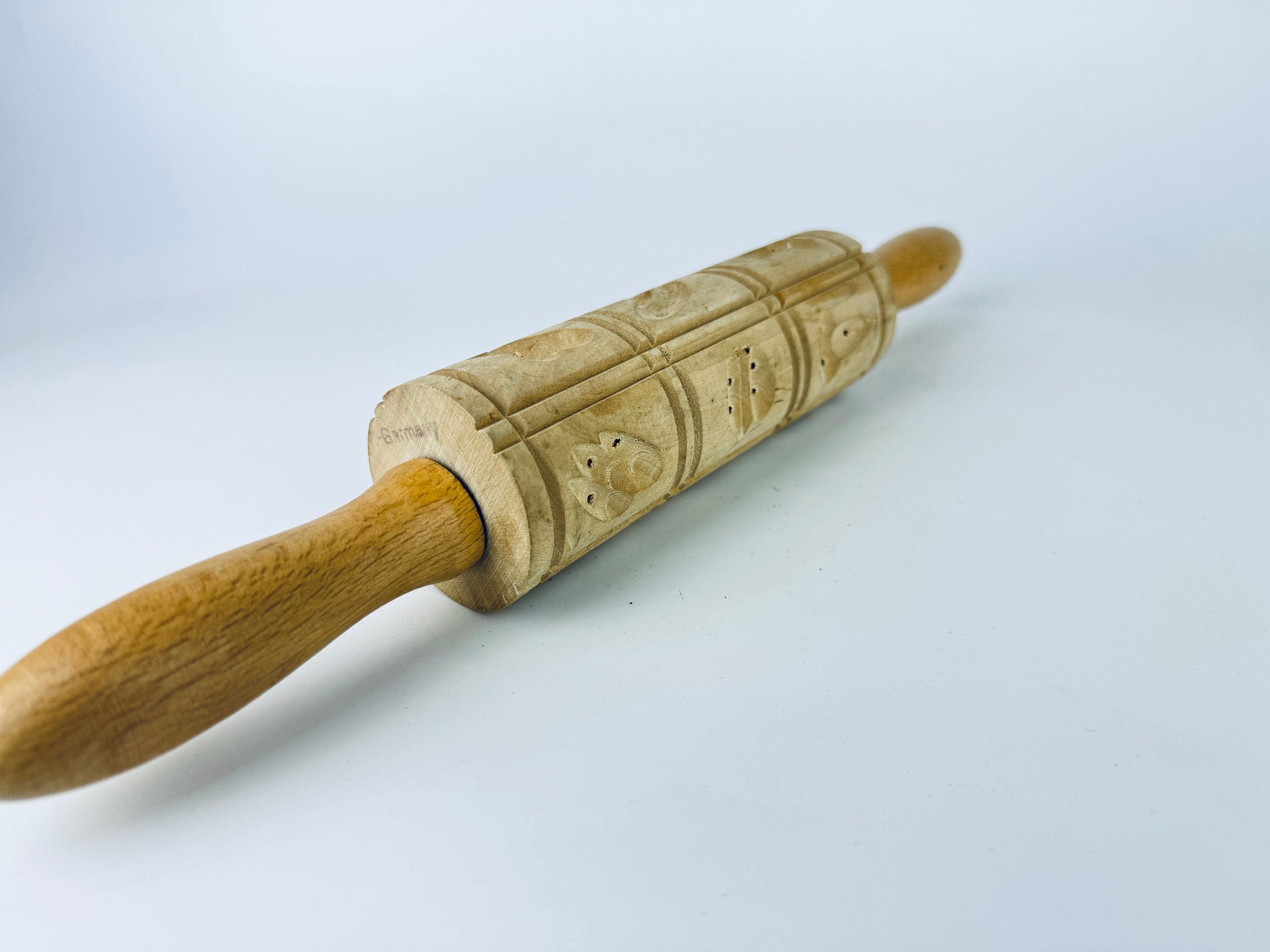 Product image for 'vintage springerle wood kitchen cookie press rolling pin 12 patterns made in germany' (view c4e493)