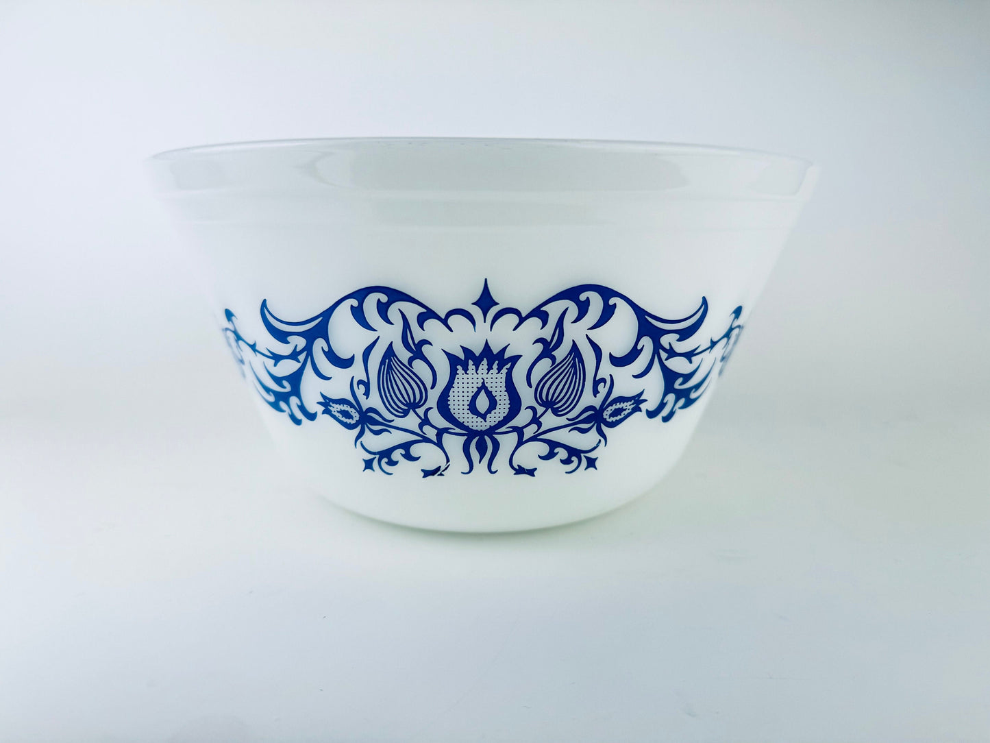 Product image for 'vintage federal glass mixing bowl bucks country blue floral scroll pattern made in usa' (view 53a61a)