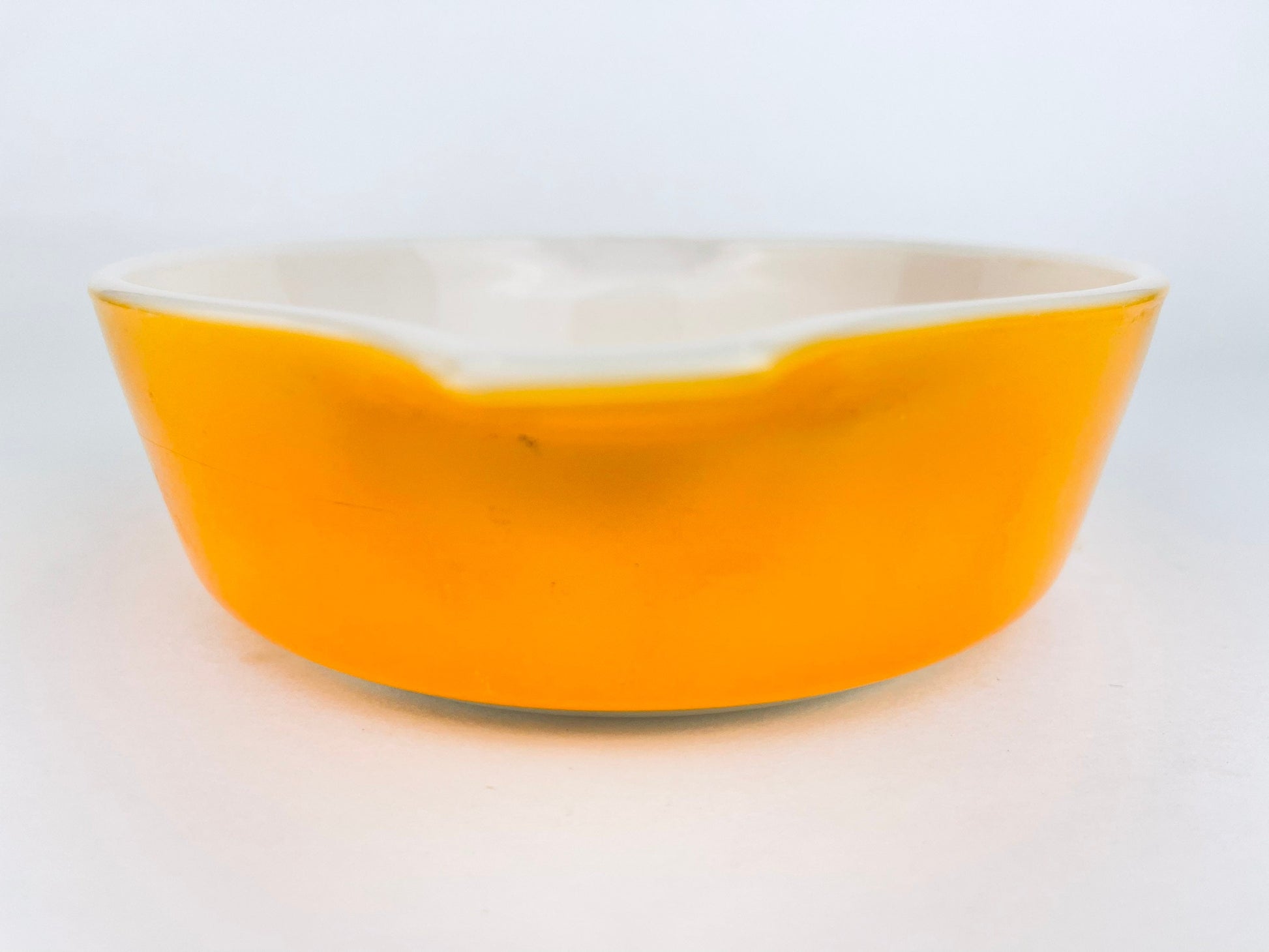 Product image for 'vintage yellow pyrex casserole dish 471 1 pt or 0 57 l' (view 15e48f)