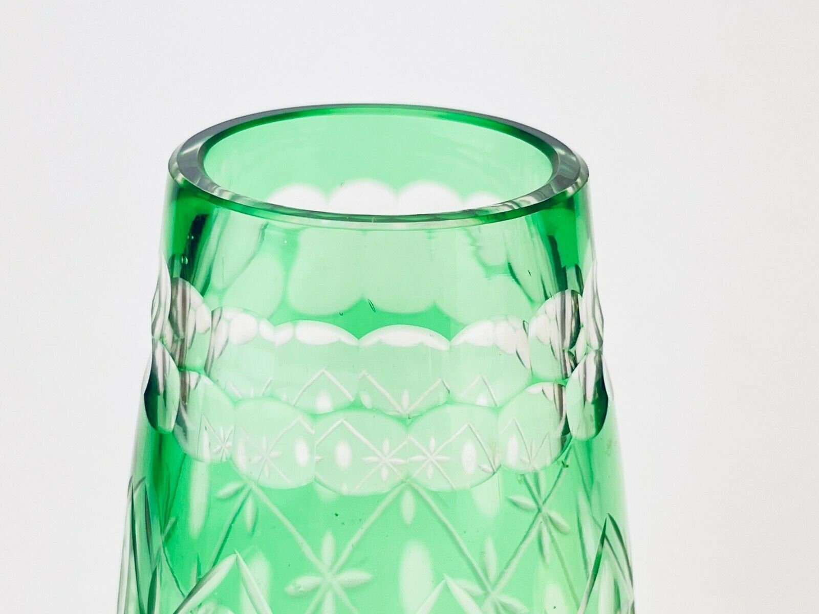 Product image for 'vintage etched green crystal glass vase boho star oval pattern' (view 5e1fee)