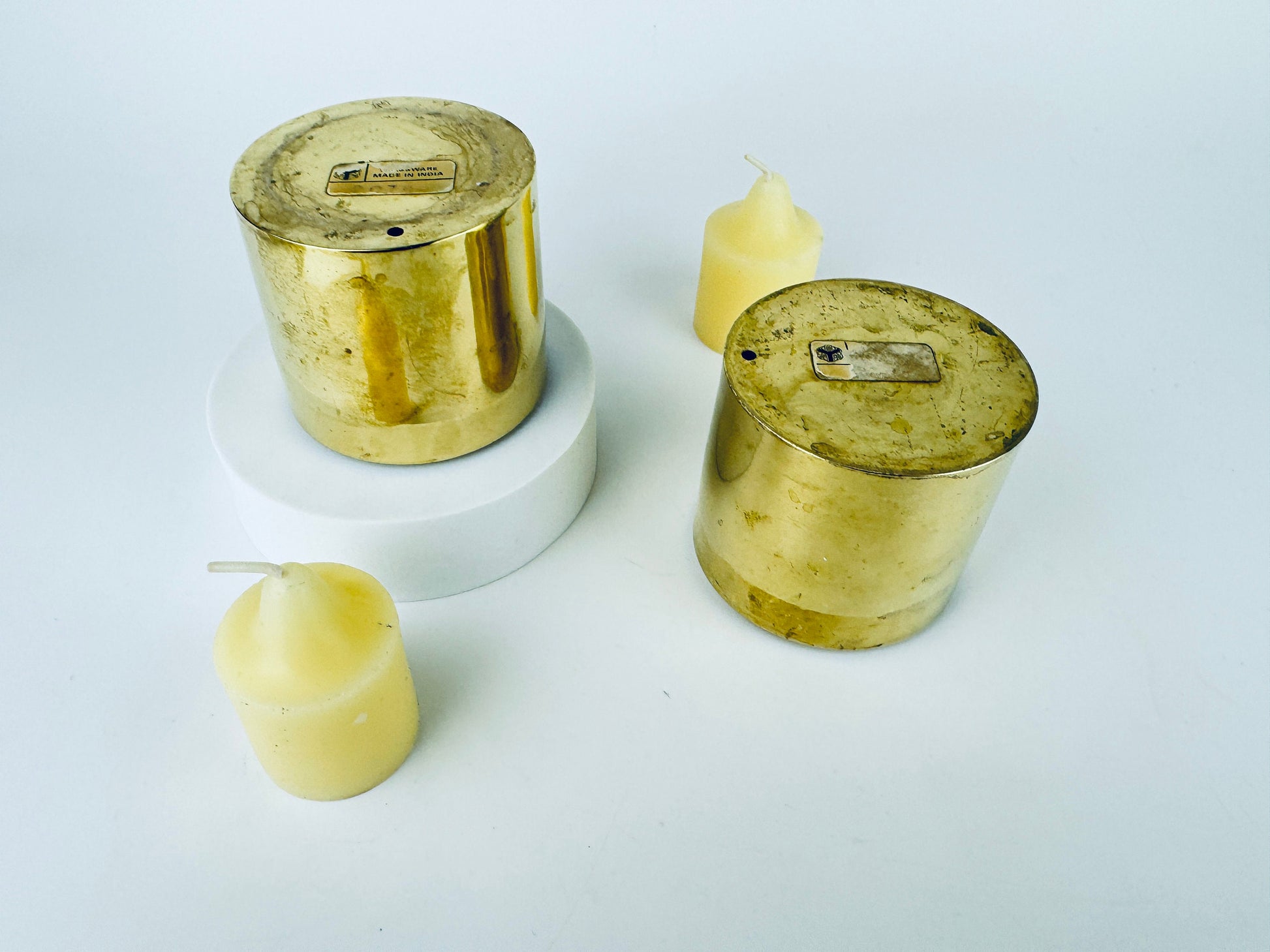 Product image for 'vintage brass votive tea light candle holder set set of two 2 attractive aged metal patina' (view 53c3f0)