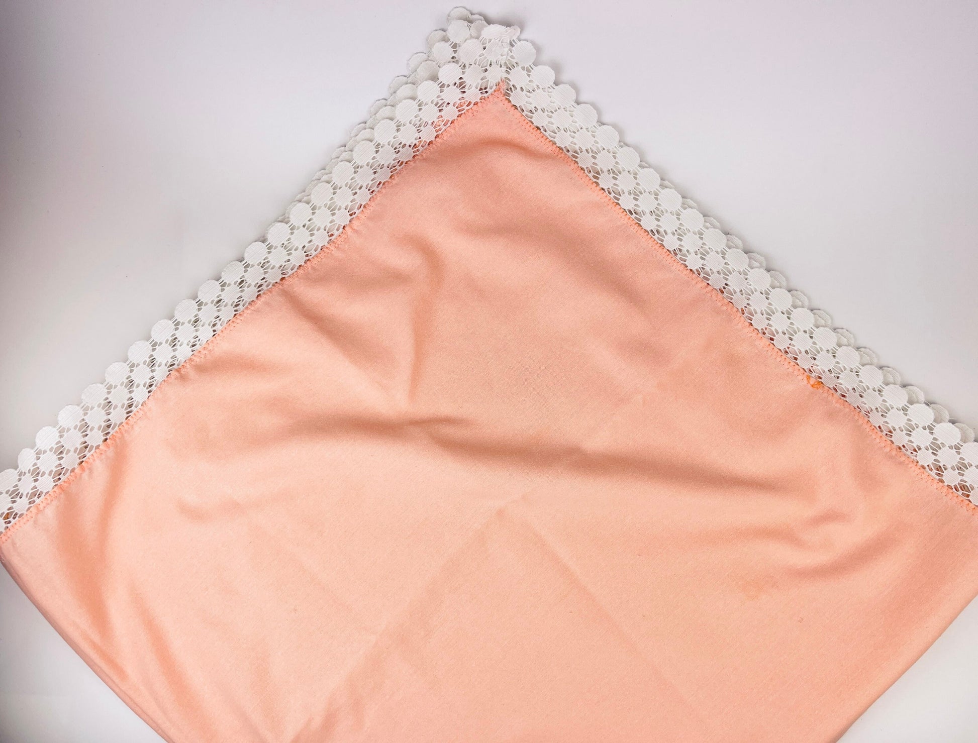 Product image for 'vintage pink white lace edge square tablecloth' (view c0b863)