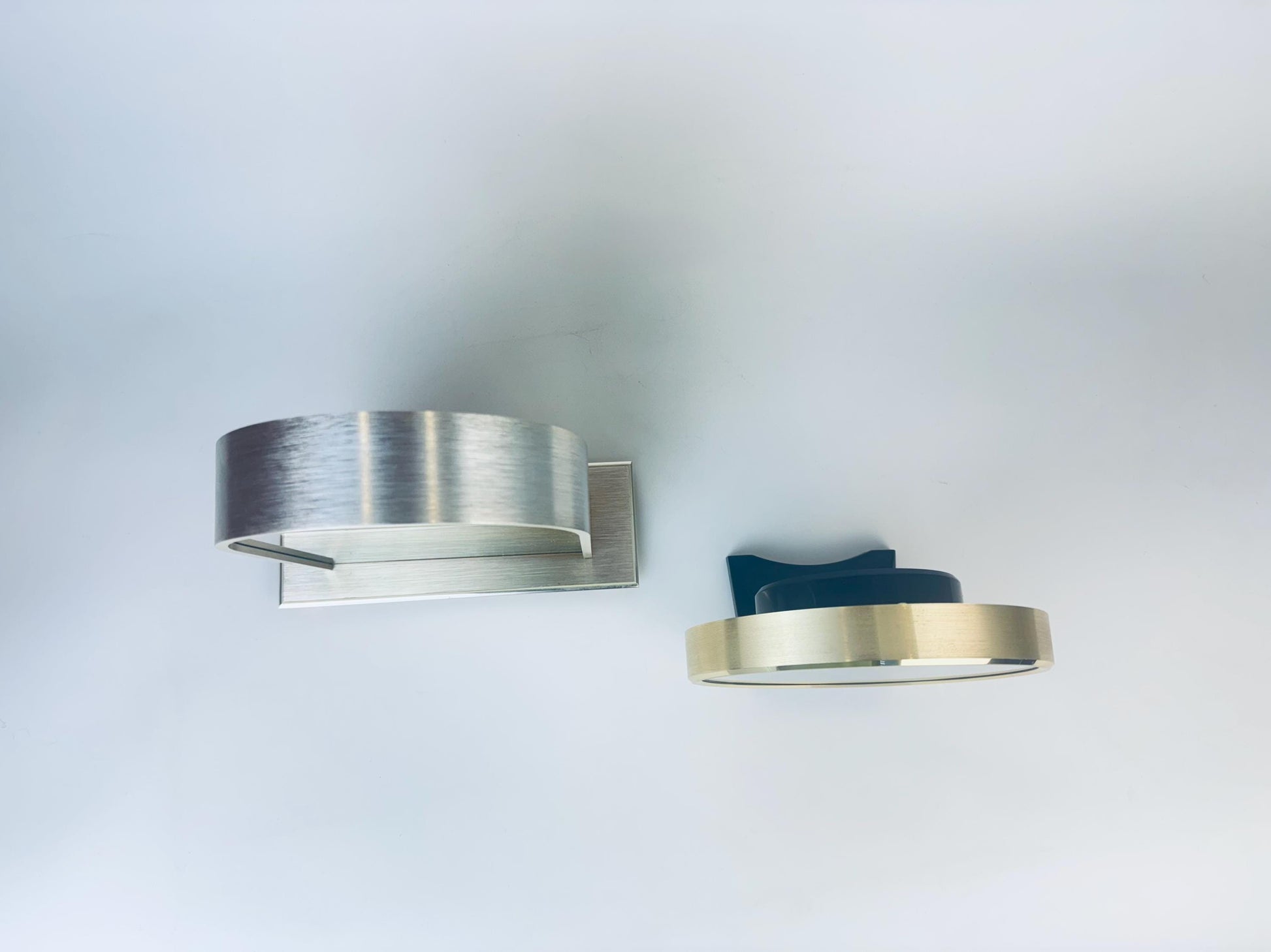 Product image for 'vintage daniel dakota konig quartz tabletop clocks sold separately' (view f9d2ce)