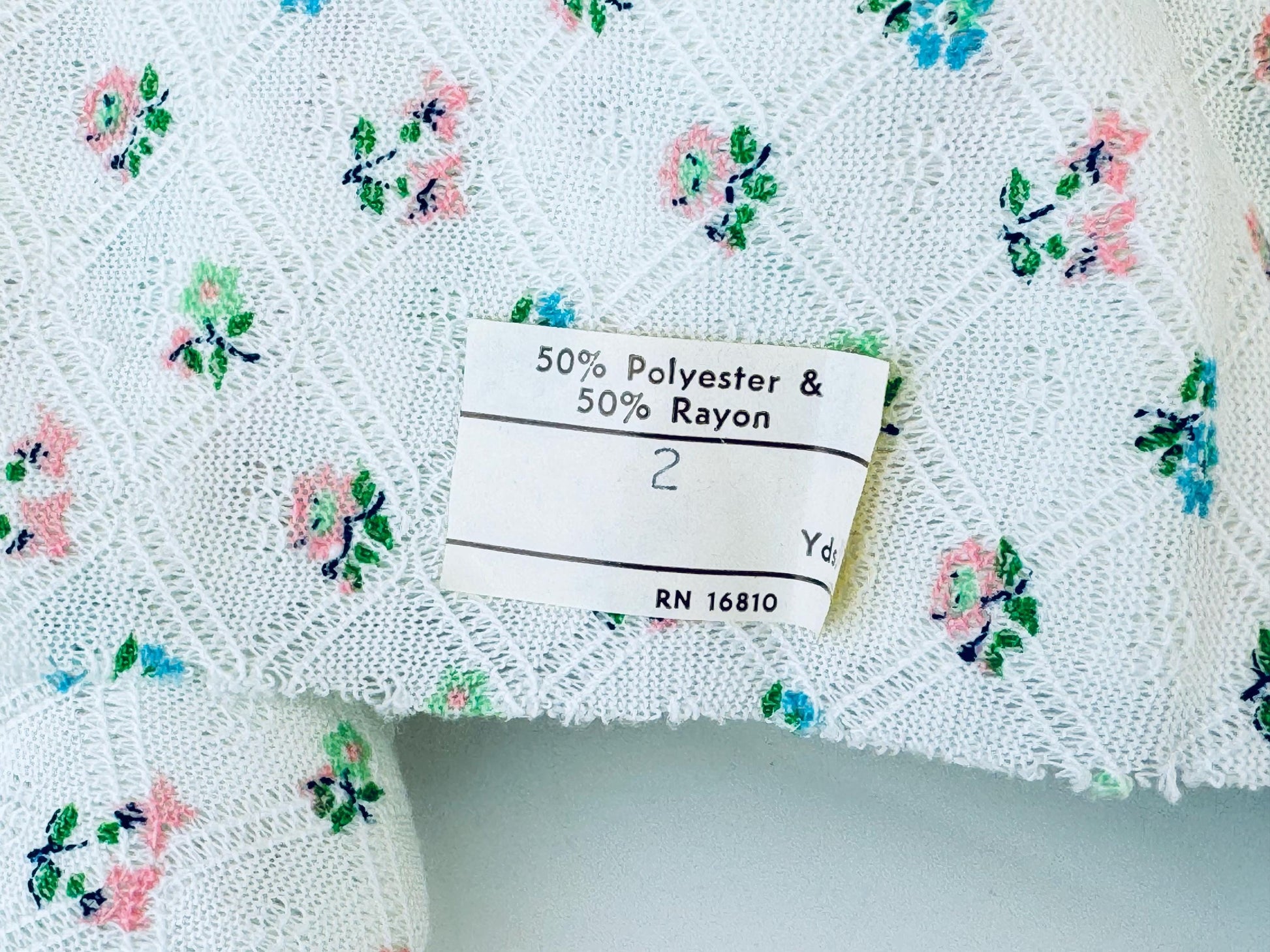 Product image for 'vintage floral bouquet white diamond lace pattern polyester fabric material 42 x 56' (view 7d7117)