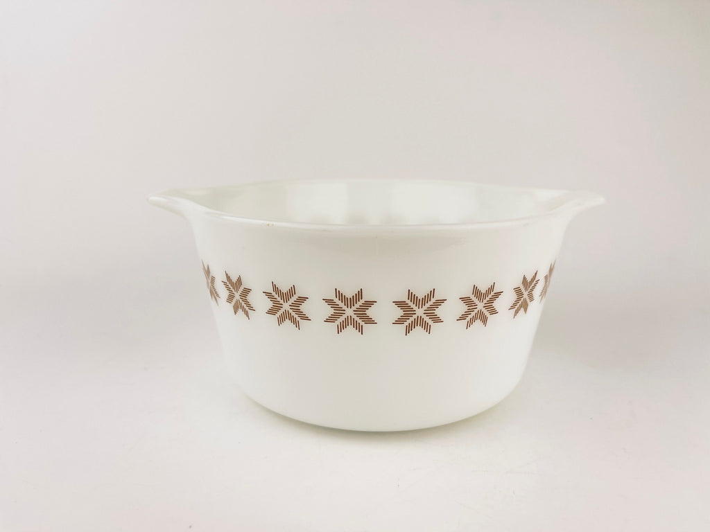 Product image for 'vintage town country pyrex casserole dish 473 1 qt brown point star design' (view a0ef21)