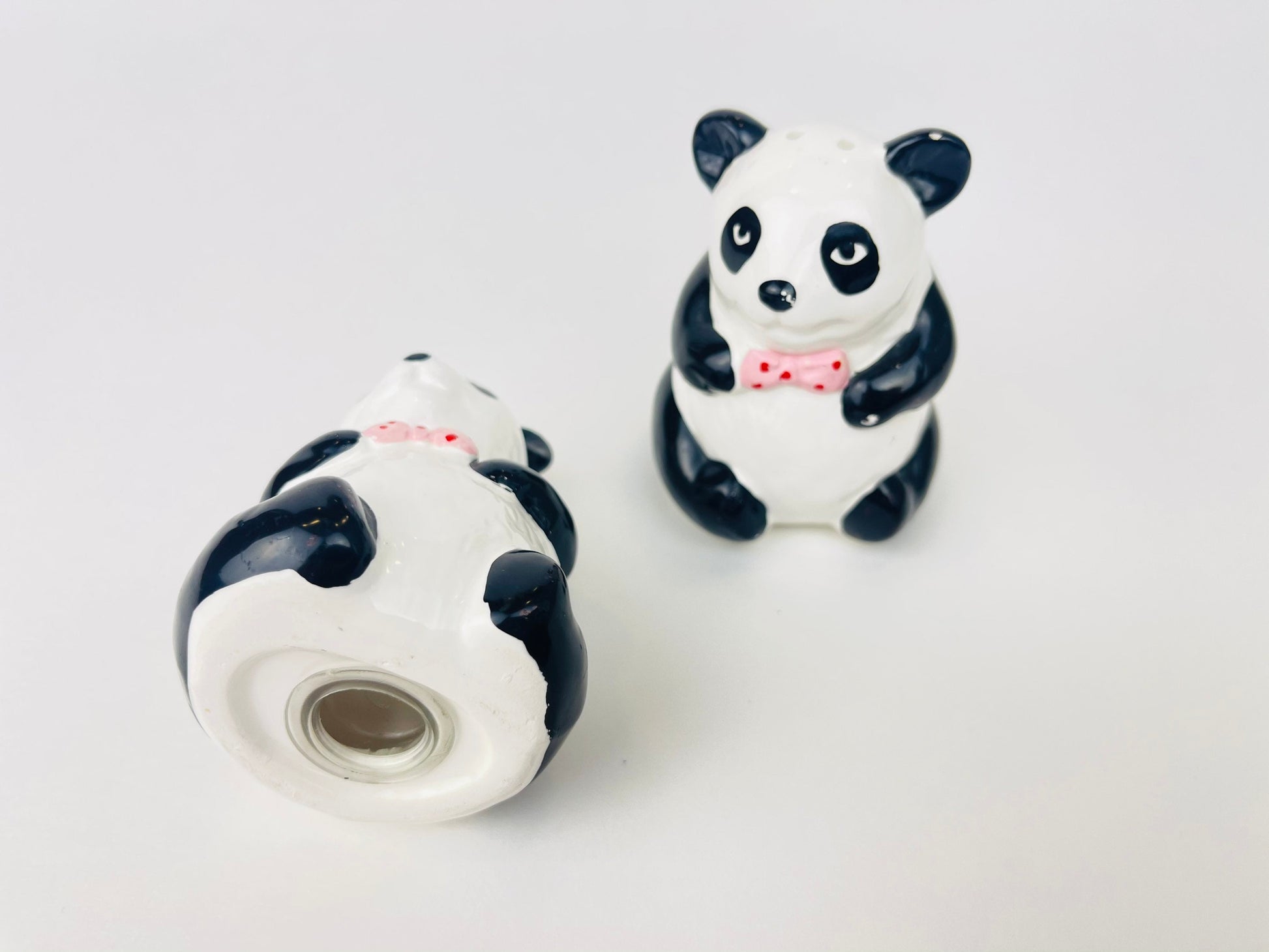 Product image for 'vintage fancy panda salt pepper shakers made in taiwan 1980s ceramic duo' (view ee1fe1)