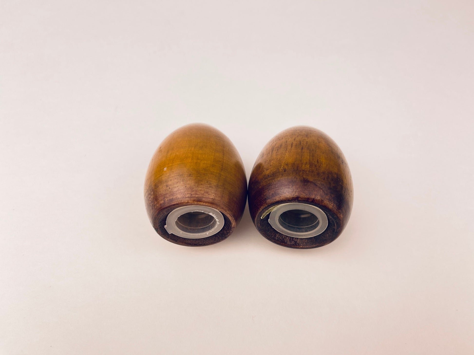Product image for 'vintage mcm oblong shaped wood salt pepper wood shakers' (view 6515f0)