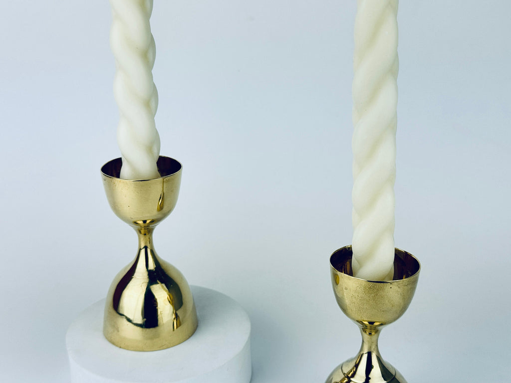 Product image for 'vintage hourglass shaped brass candlestick holders set of two 2' (view 3cd6e4)