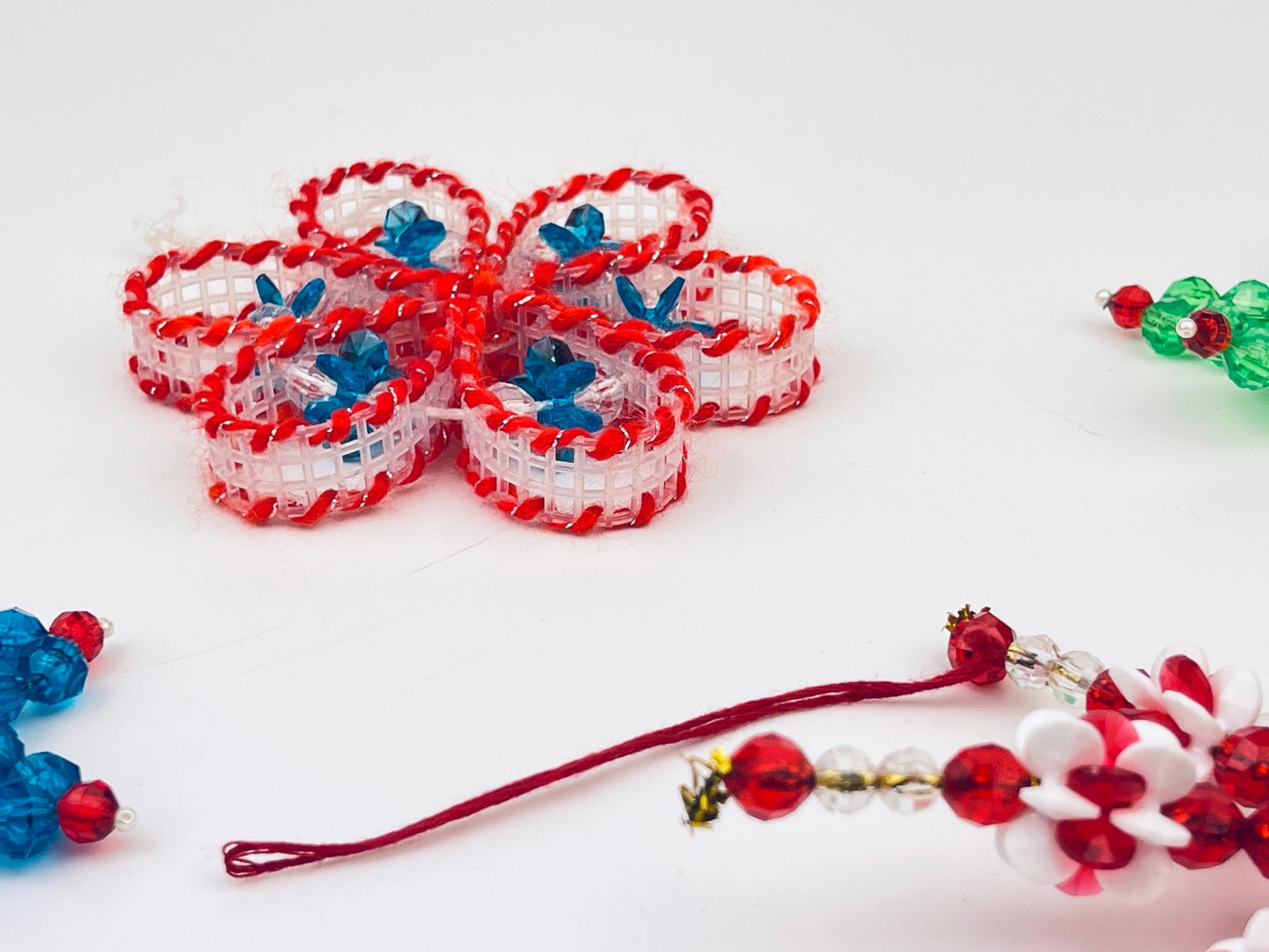 Product image for 'vintage handmade beaded christmas ornaments snowflakes set of four 4' (view 5e8a01)