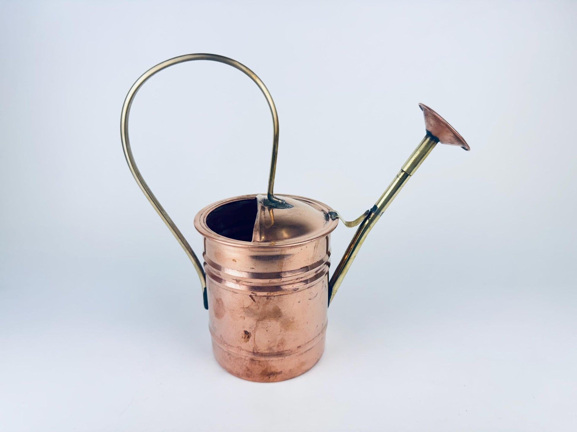 Product image for 'vintage copper brass watering can art deco handle mid century patina charm' (view 38830e)