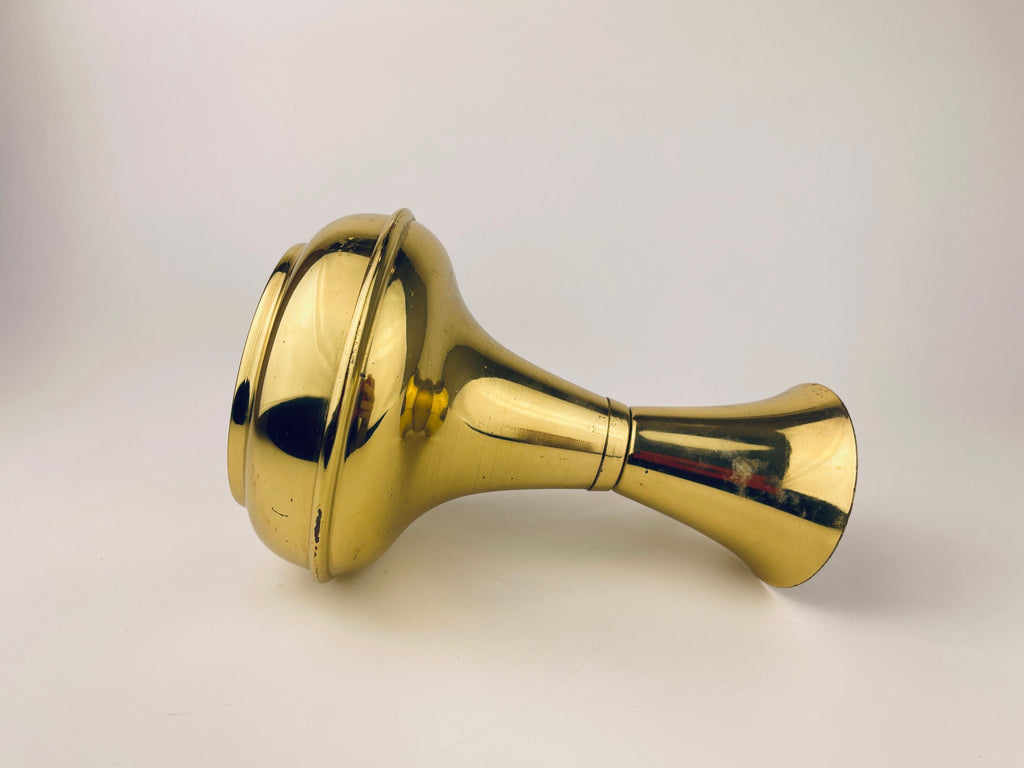 Product image for 'vintage lombard brass watering can pitcher with handle attractive patina made in england' (view 9c3df7)