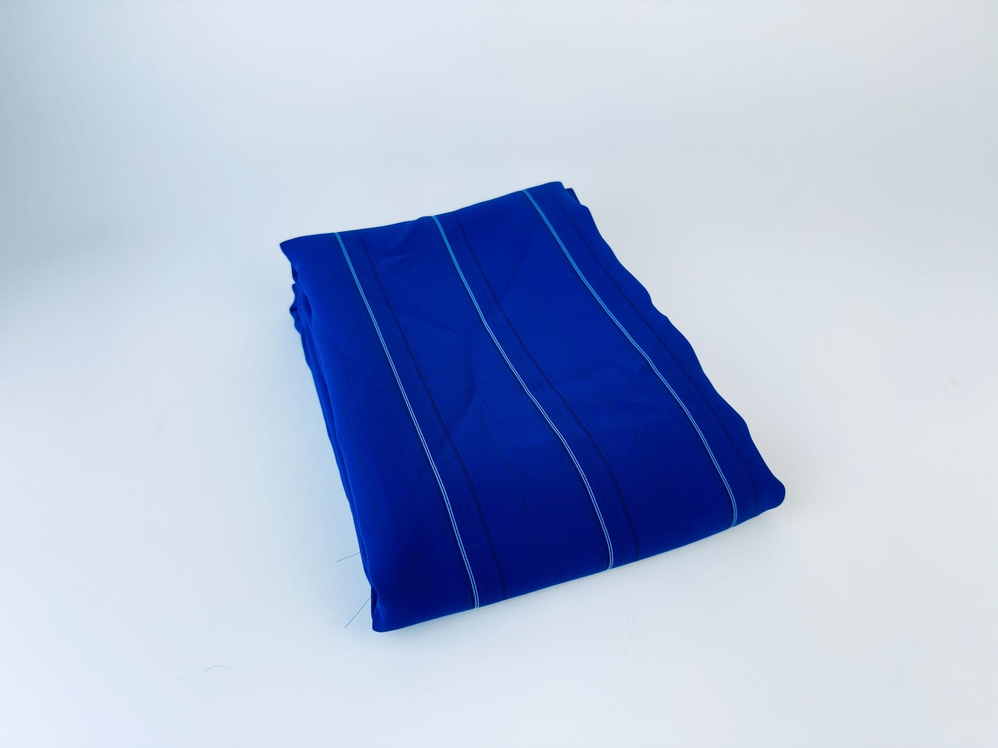 Product image for 'vintage blue white smooth polyester fabric 44 x 124' (view 823bec)