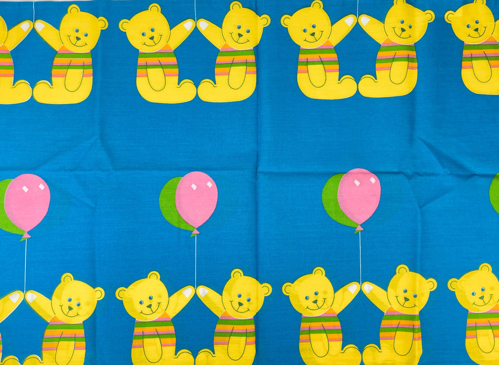 Product image for 'vintage 1980s kids bear balloon pattern queen pillow case cover set two 2 new old stock nos made in canada' (view 1dcbfb)