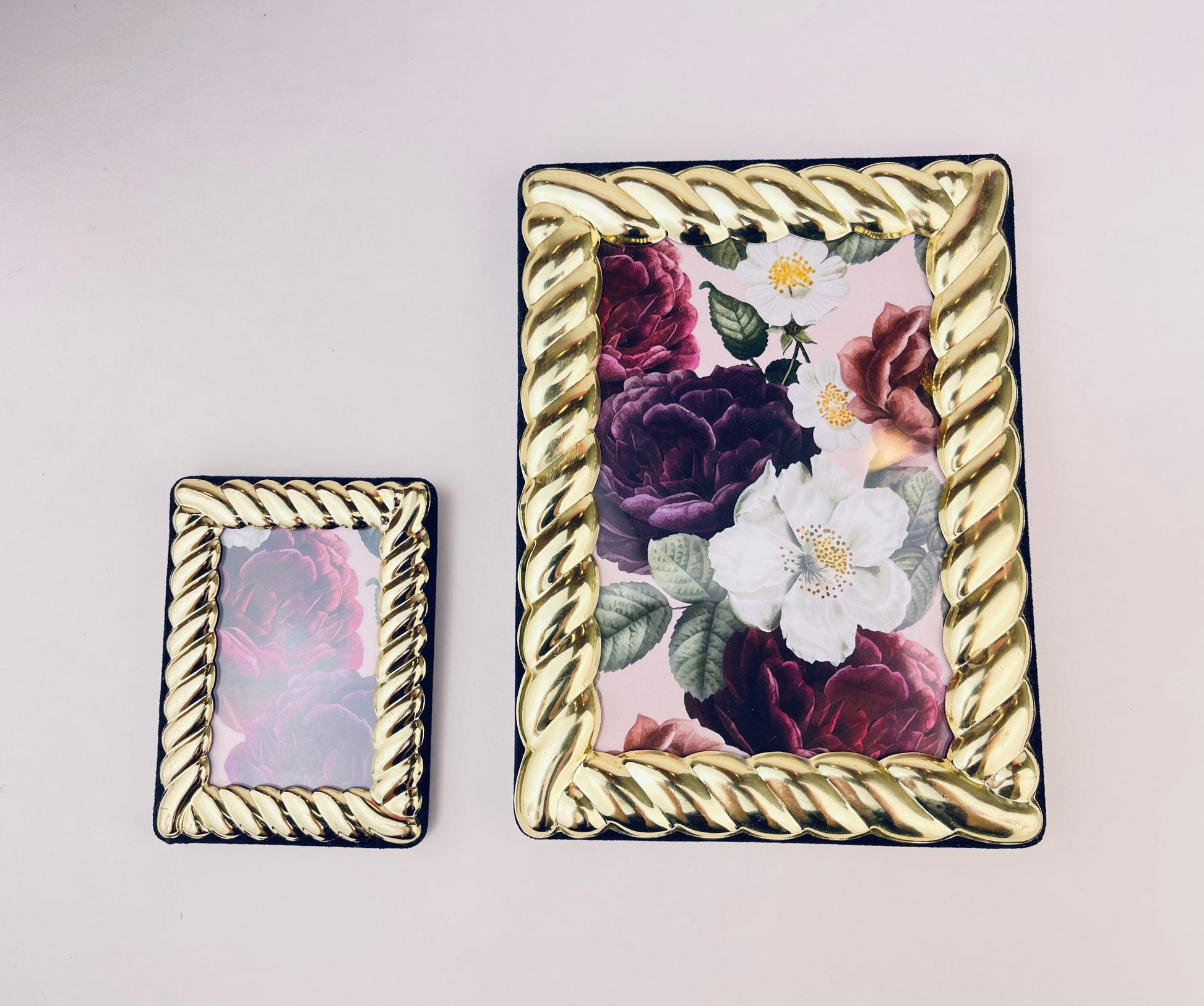 Product image for 'vintage solid brass roped chain gold wall mountable picture frames sold separately' (view 51cf32)
