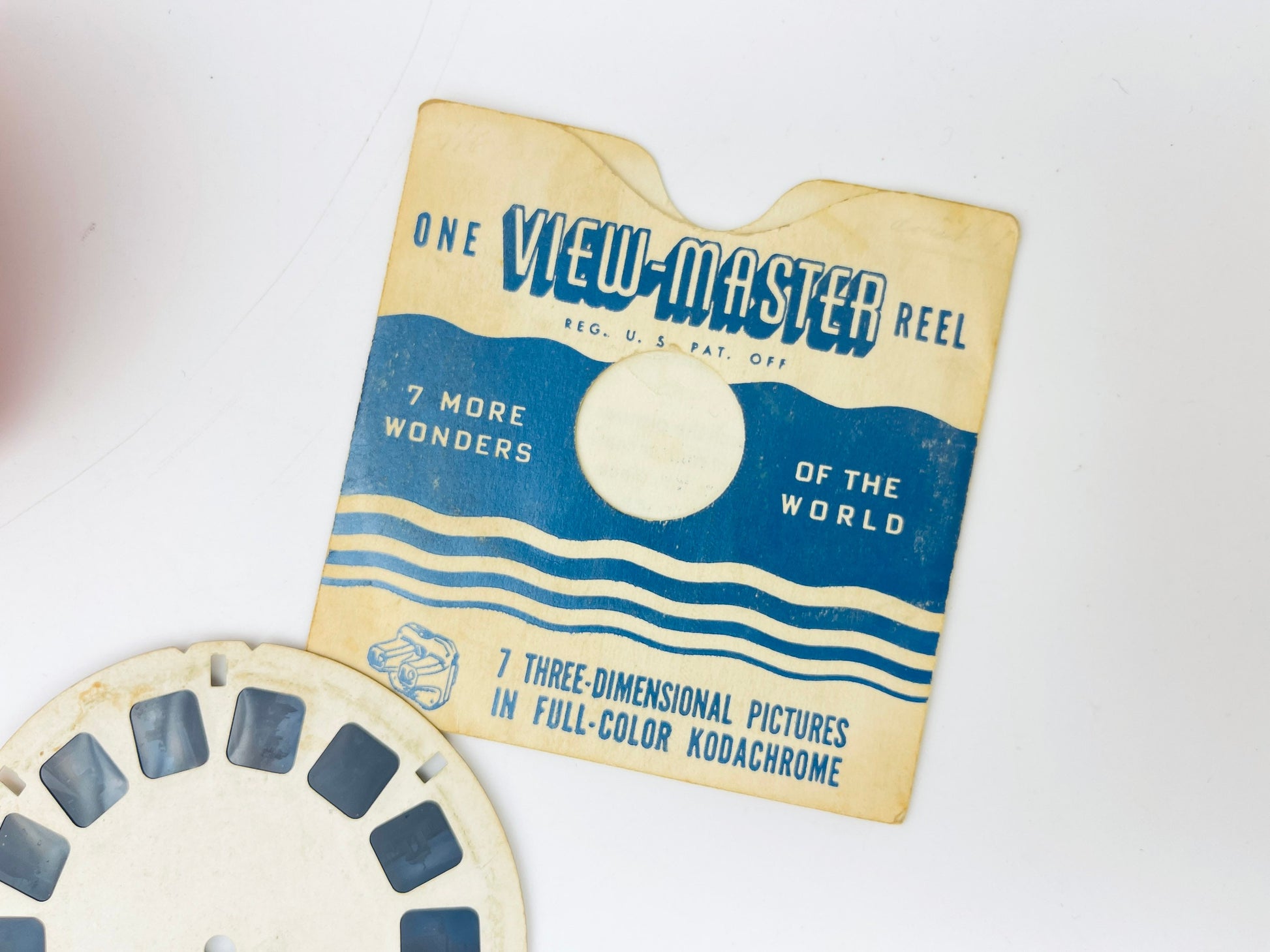 Product image for 'vintage view master reel toronto laurentian qc 1960 sold individually' (view 209905)