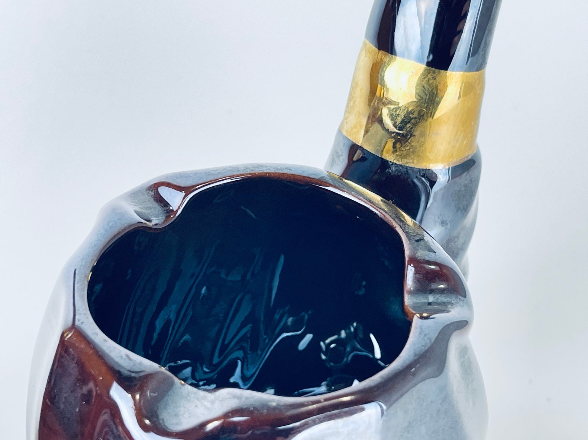 Product image for 'vintage rubens pipe shaped cigar cigarette ashtray designed in hollywood made in japan' (view e1fcf4)