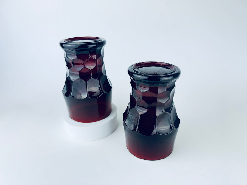 Product image for 'vintage georgian ruby red chiselled heavy glass pedestal tumbler glasses set of two 2 anchor hocking made in usa' (view 8dbb79)