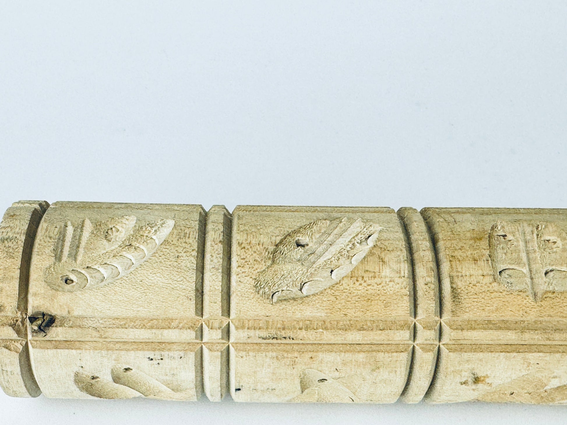 Product image for 'vintage springerle wood kitchen cookie press rolling pin 12 patterns made in germany' (view 78b305)