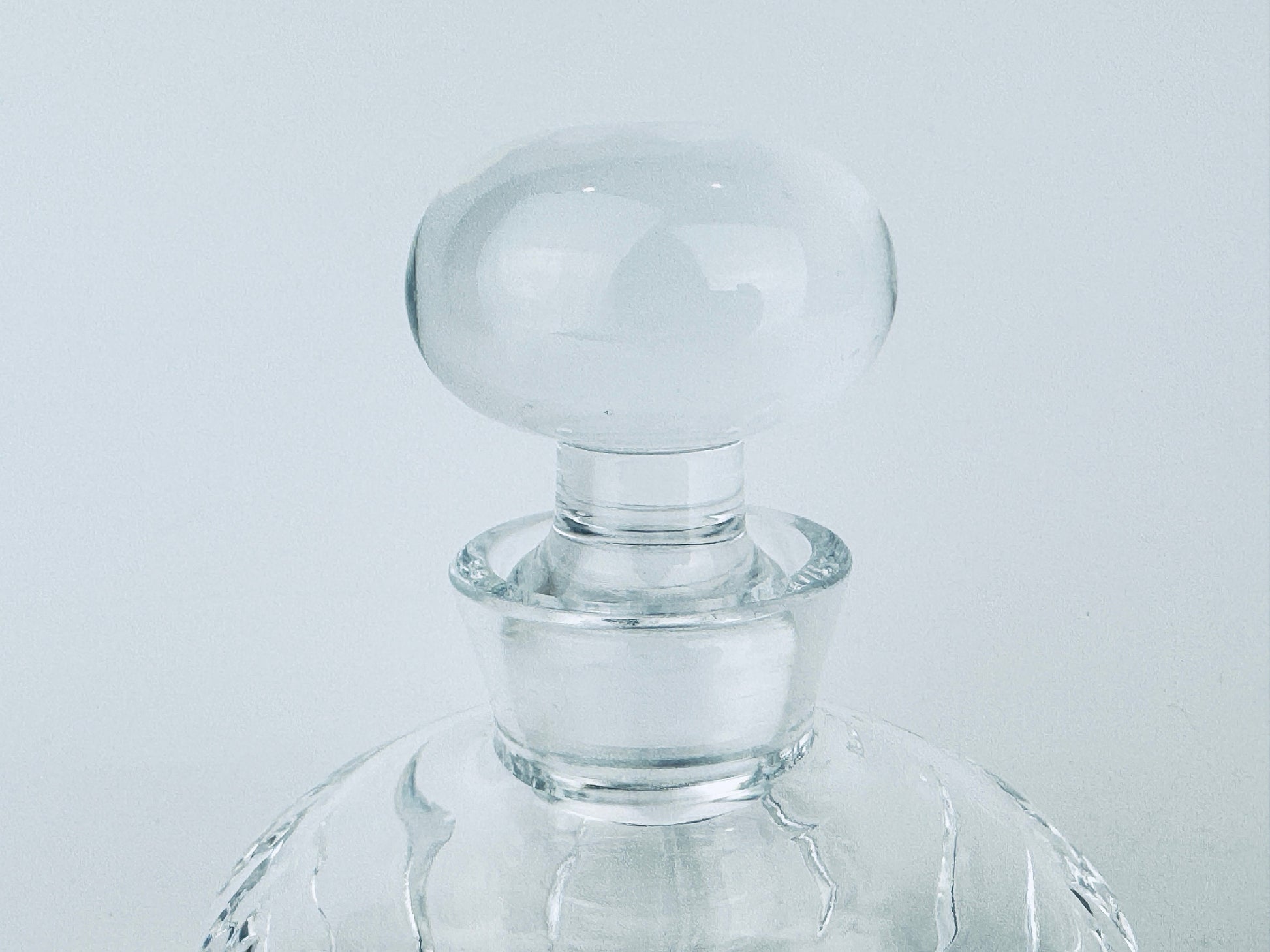 Product image for 'vintage atlantis lead crystal sonnet pattern perfume decanter made in portugal' (view c15fd3)